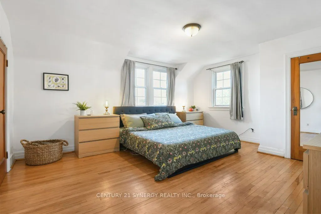61 Daniel Street N