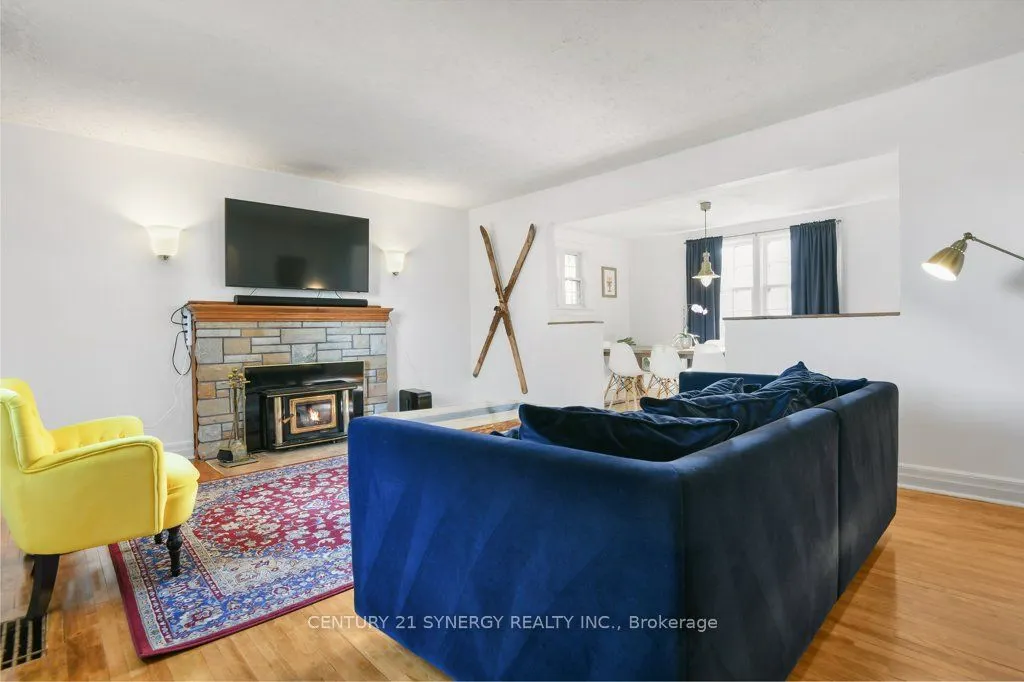 61 Daniel Street N