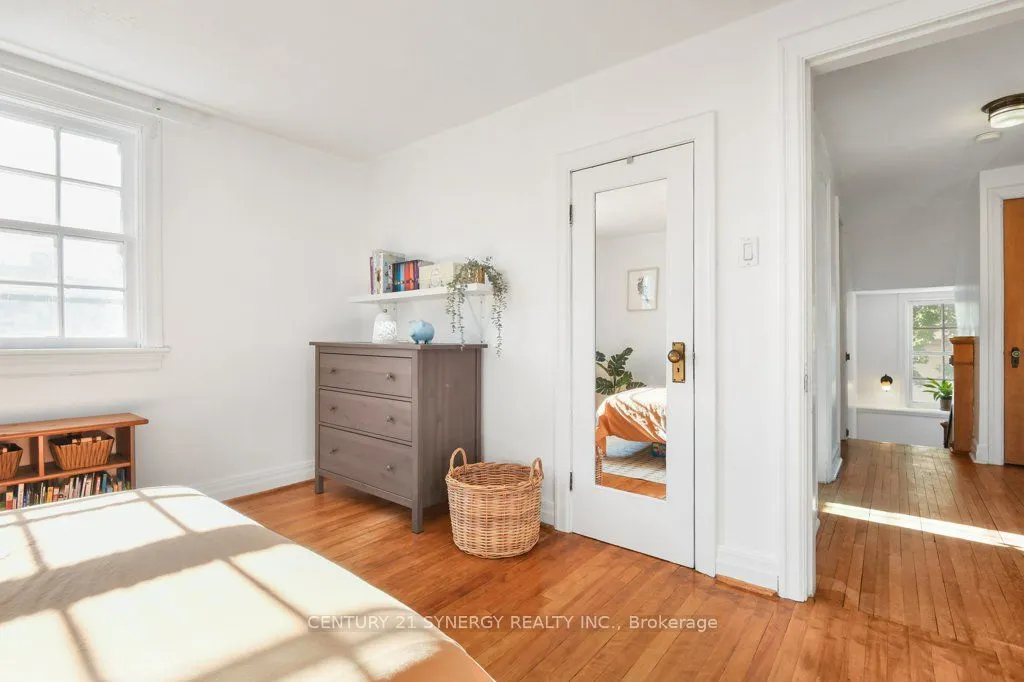 61 Daniel Street N