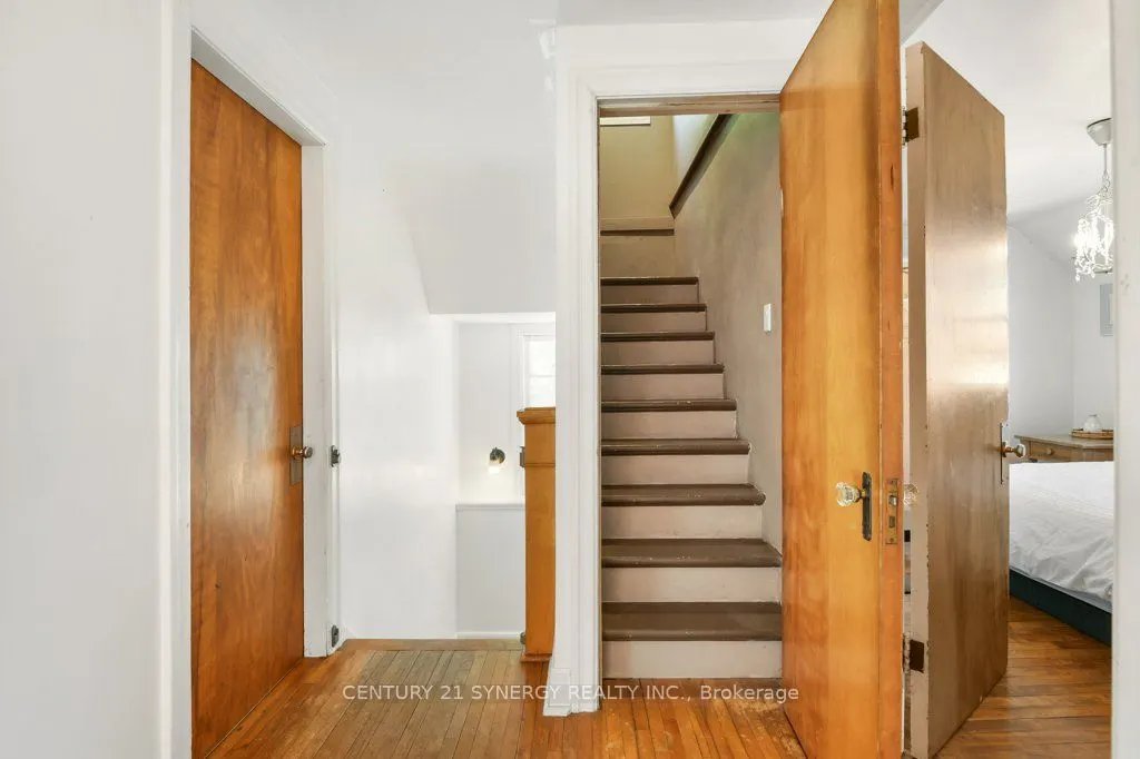 61 Daniel Street N