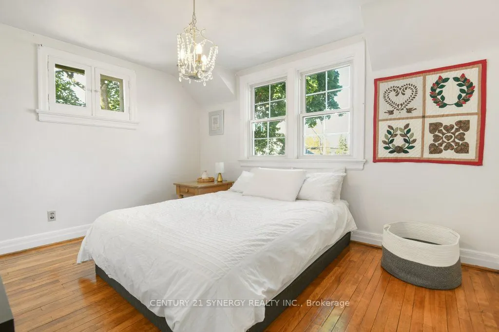 61 Daniel Street N