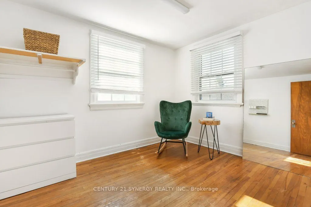 61 Daniel Street N