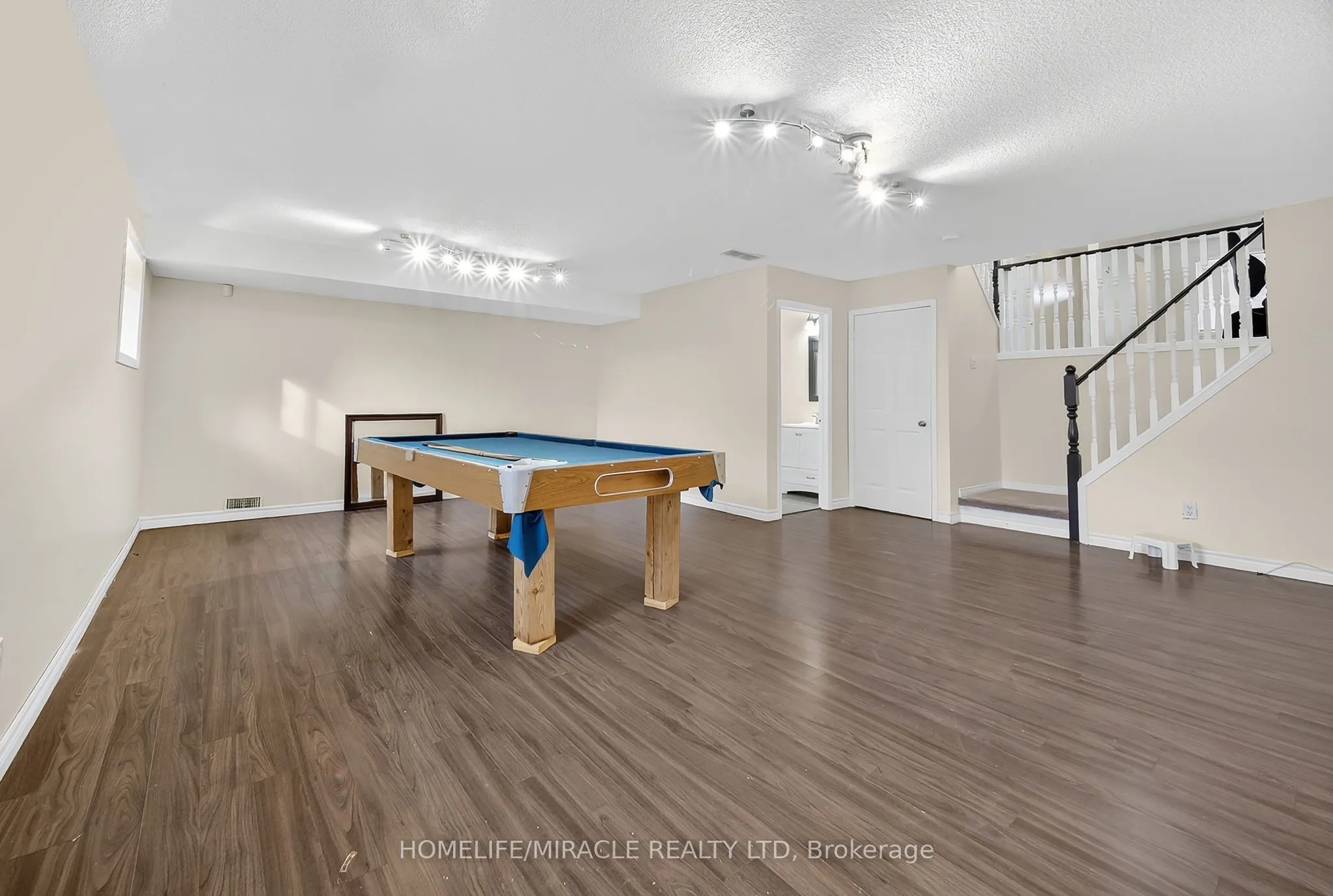 120 Ashbury Avenue