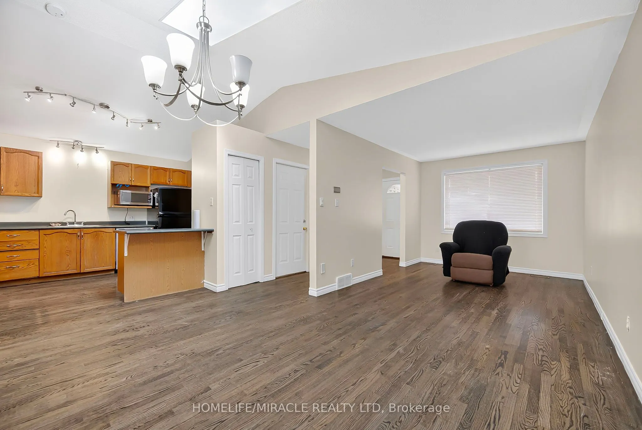 120 Ashbury Avenue