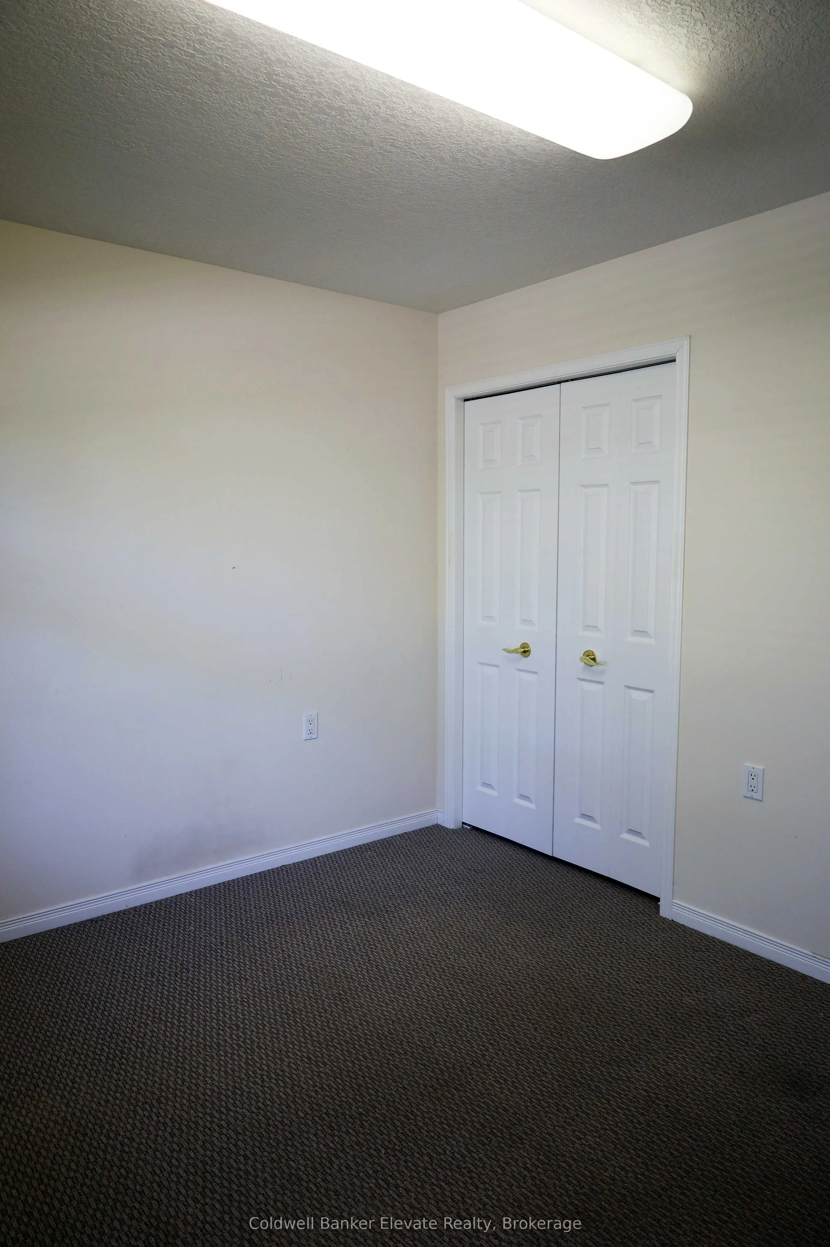 2705 KINGSWAY Drive, #16