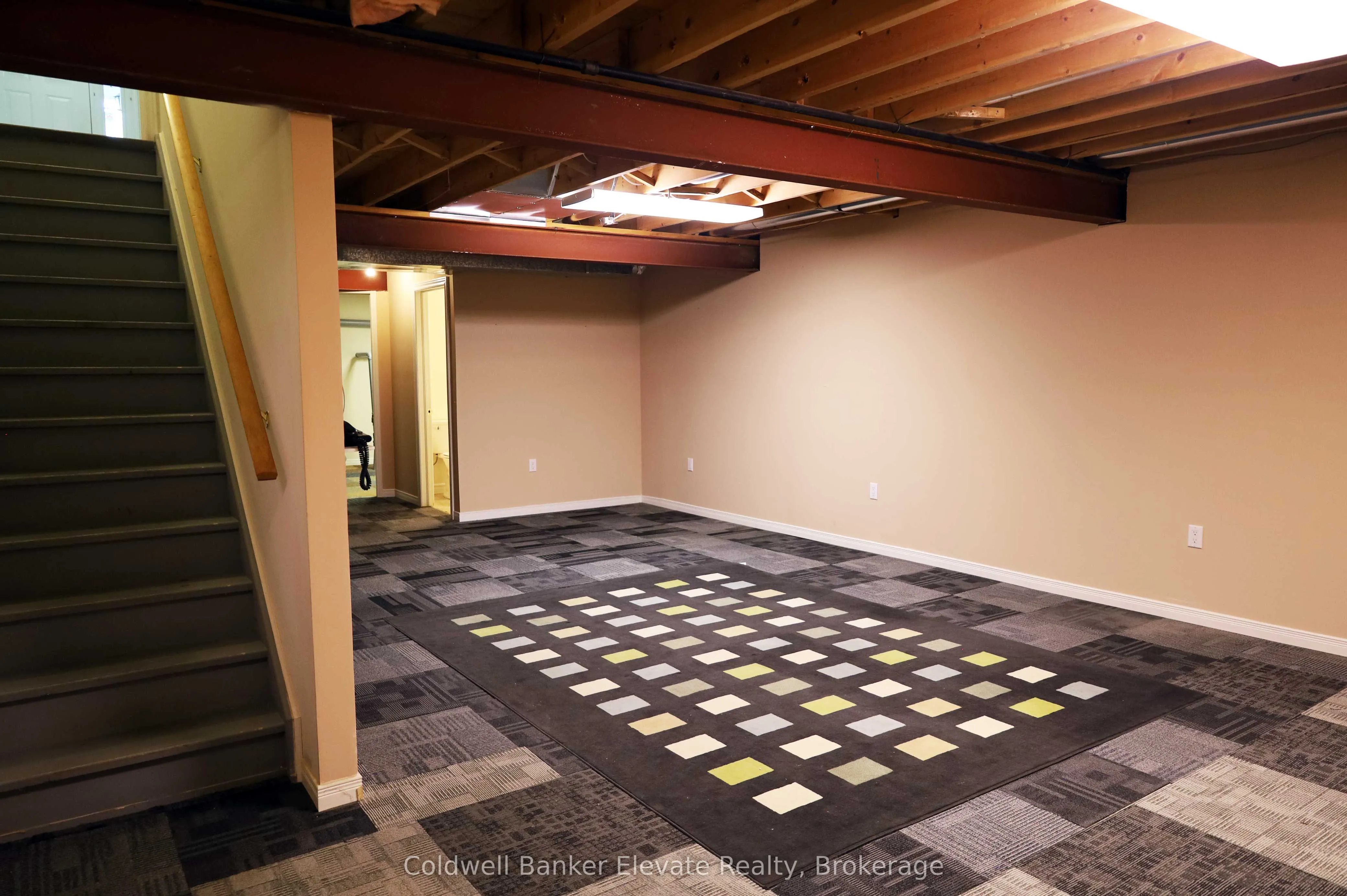 2705 KINGSWAY Drive, #16