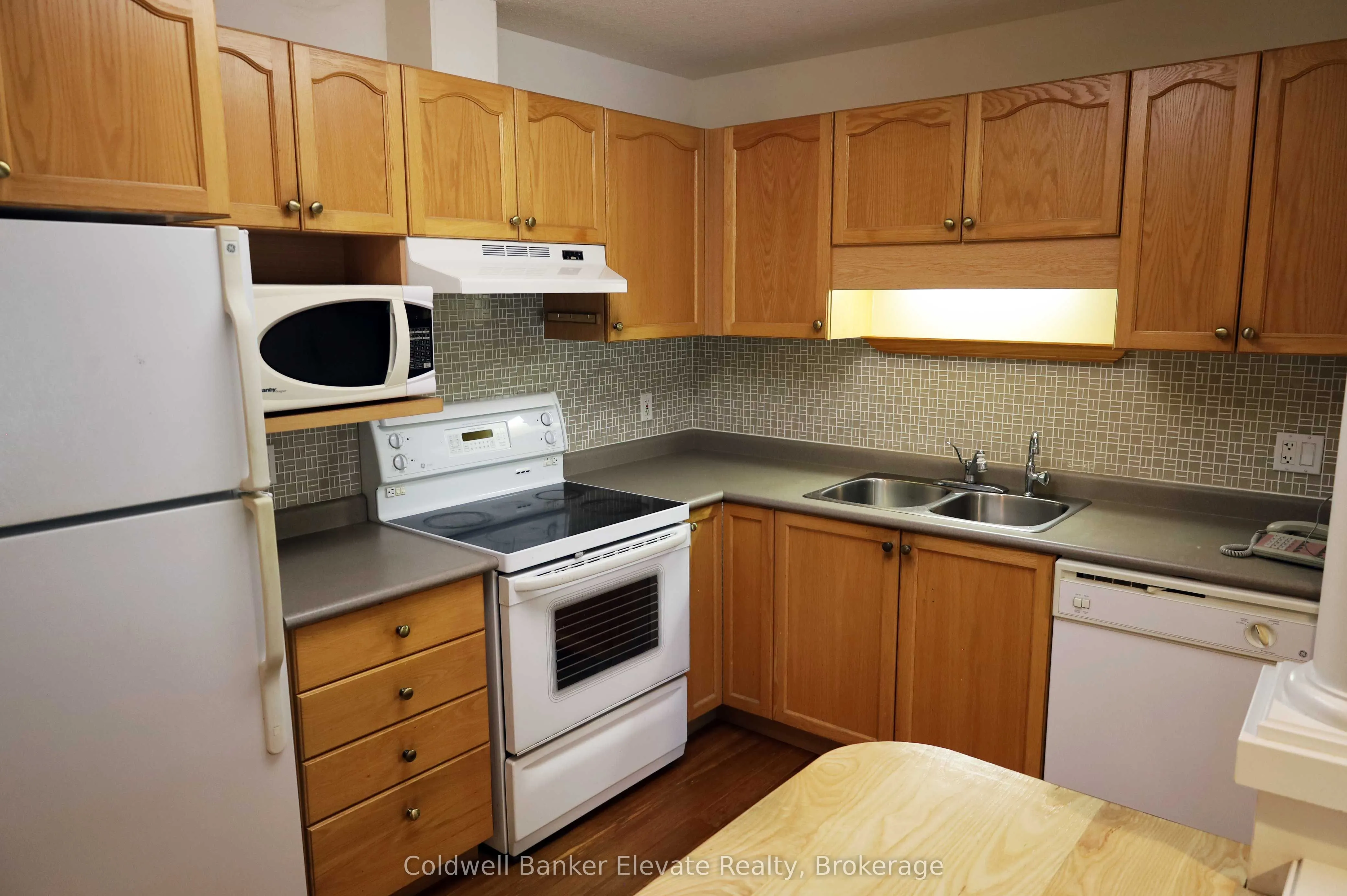 2705 KINGSWAY Drive, #16