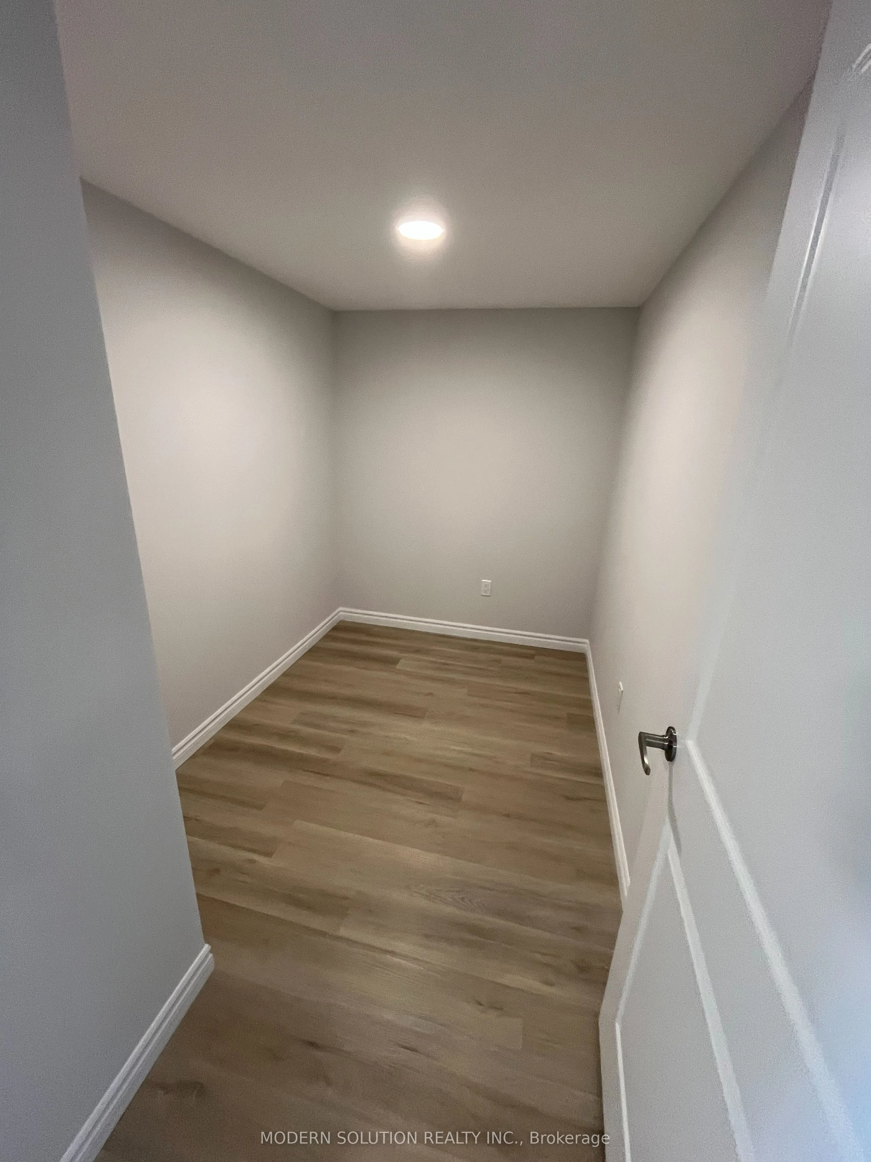 425 Watson Parkway N, #1006