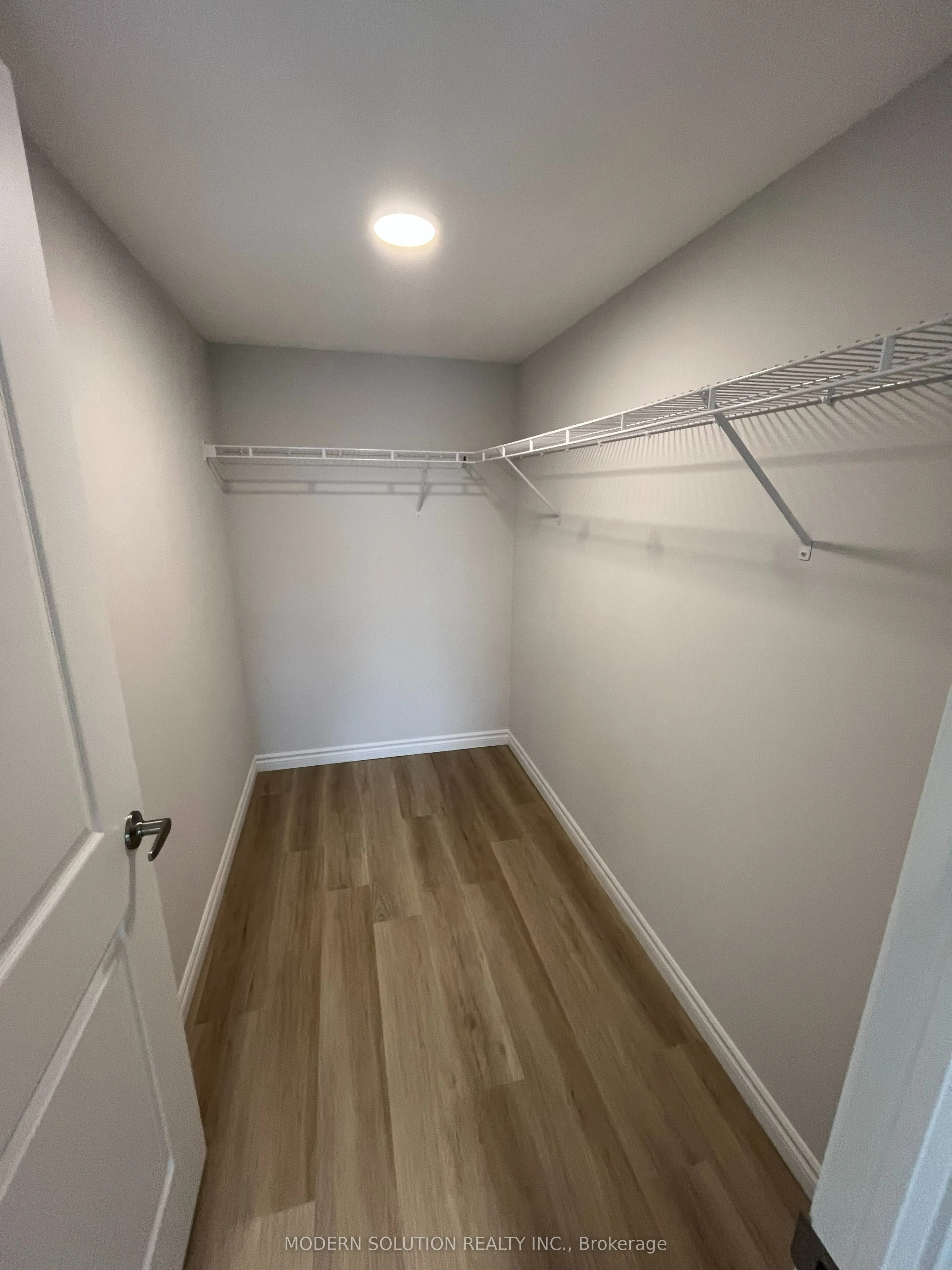 425 Watson Parkway N, #1006