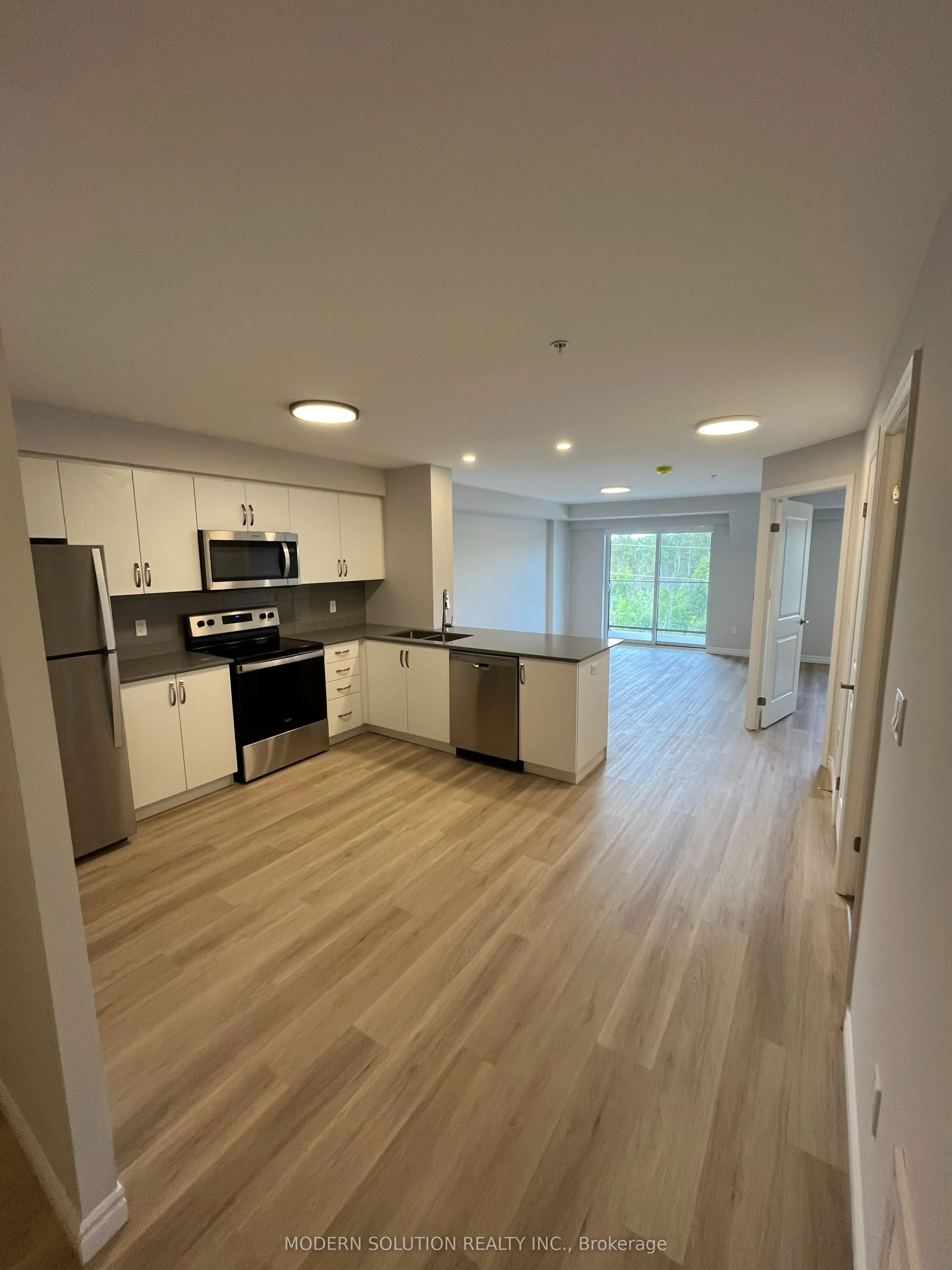 425 Watson Parkway N, #412