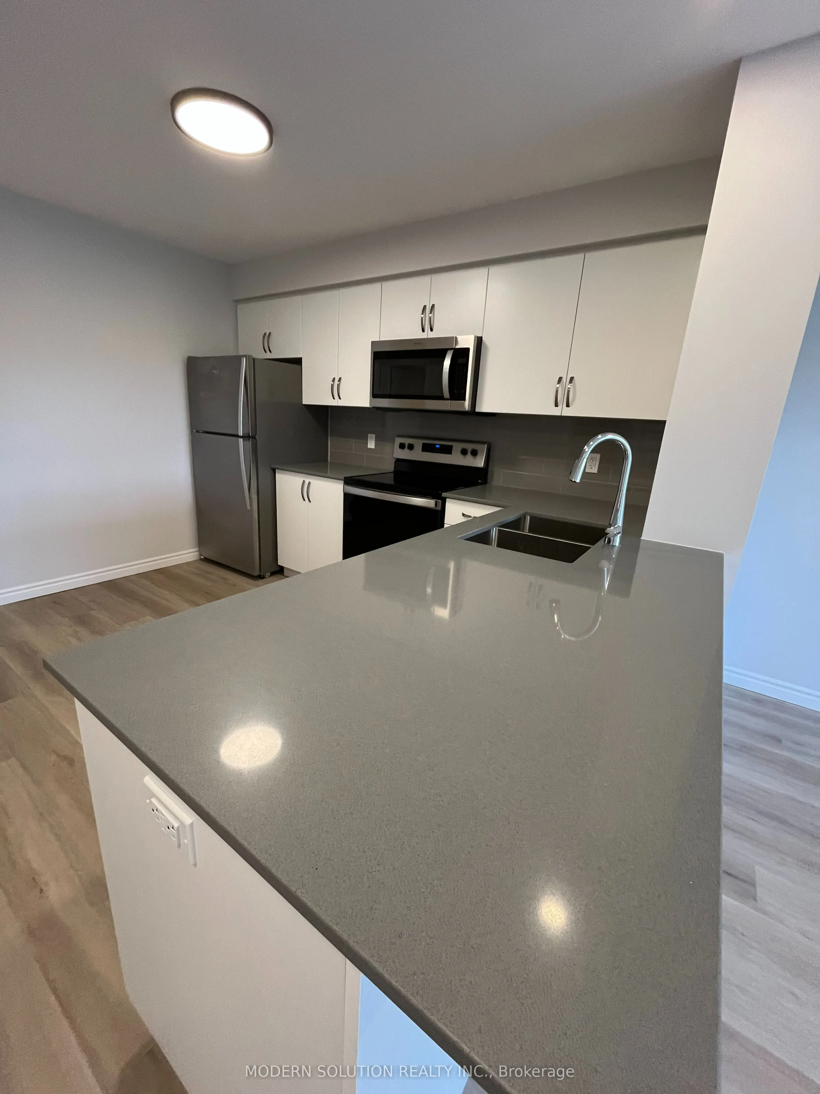 425 Watson Parkway N, #412
