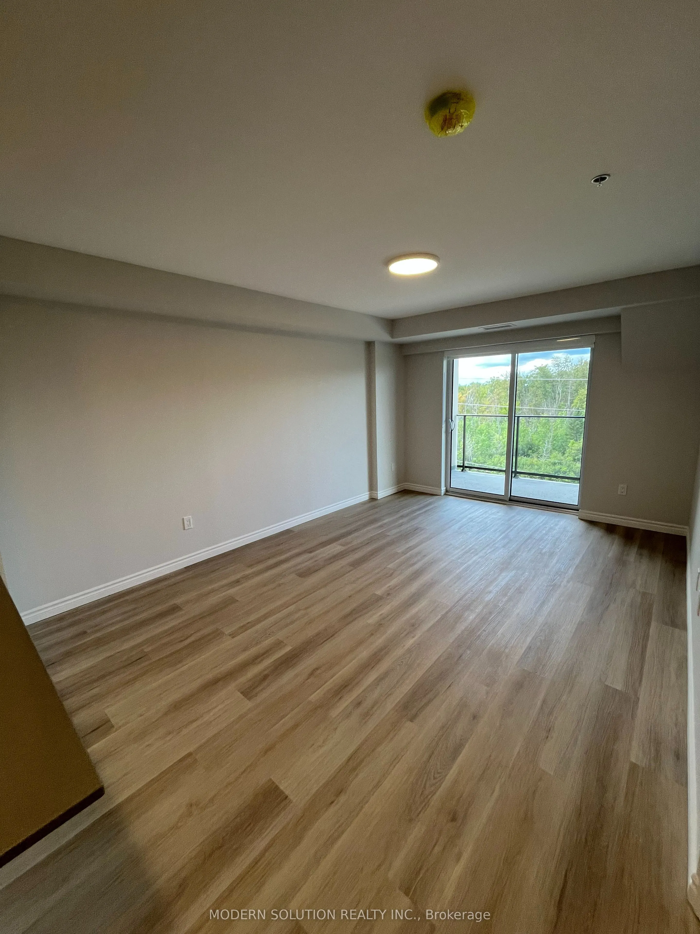425 Watson Parkway N, #412