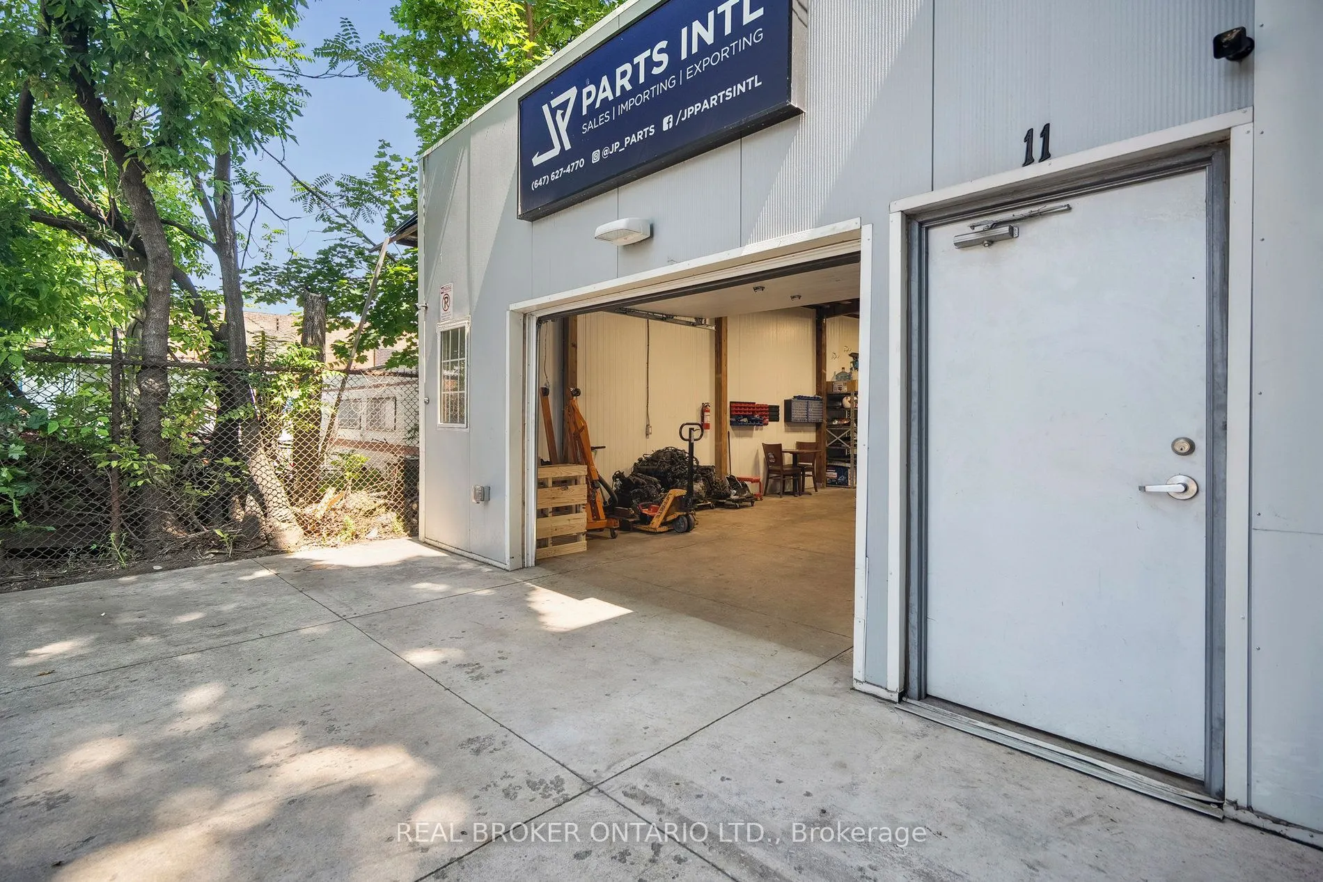 11 Whitfield Avenue