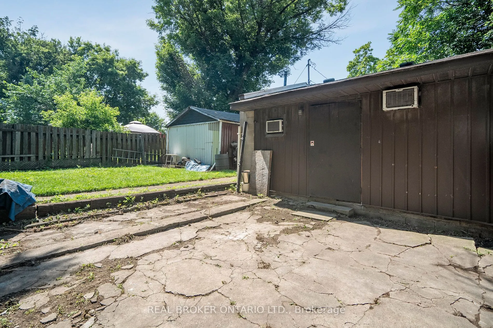 11 Whitfield Avenue