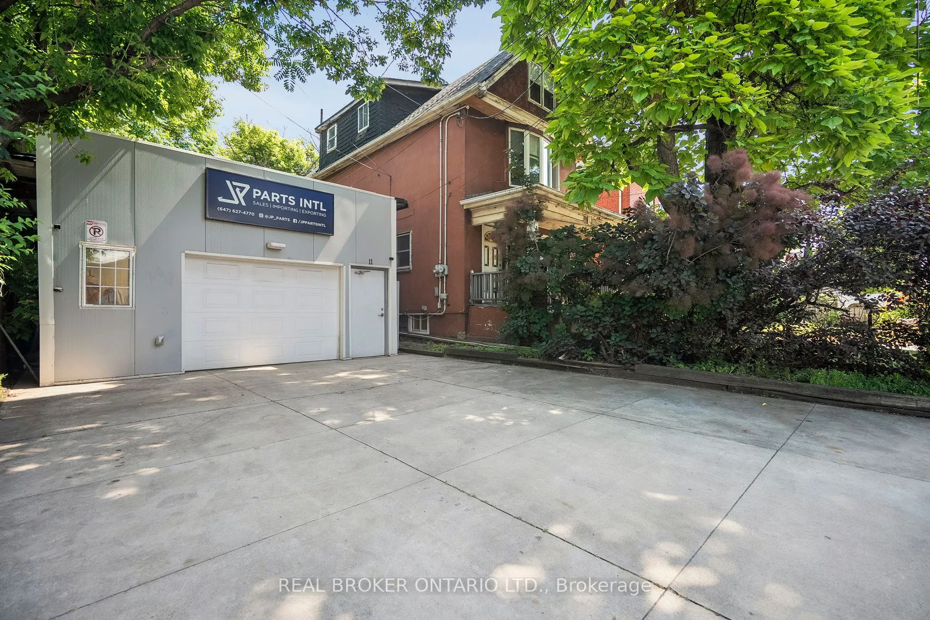 11 Whitfield Avenue