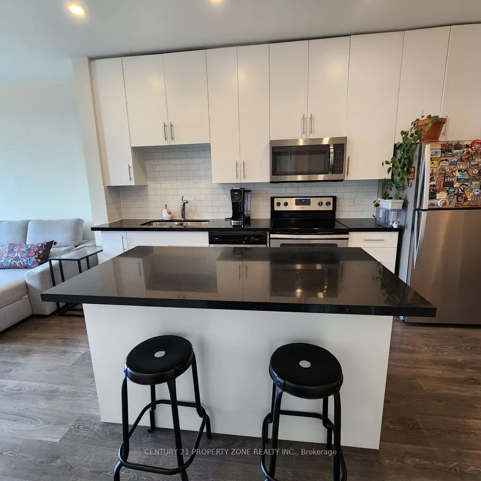 690 King Street W, #415
