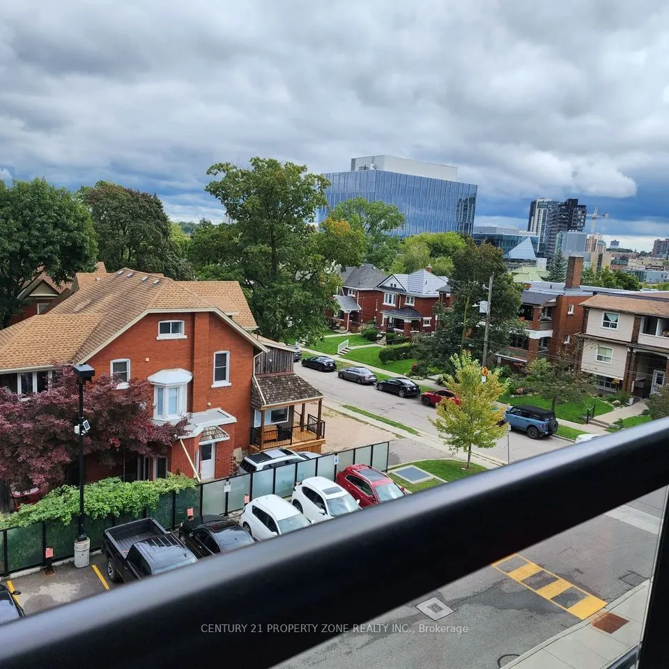 690 King Street W, #415