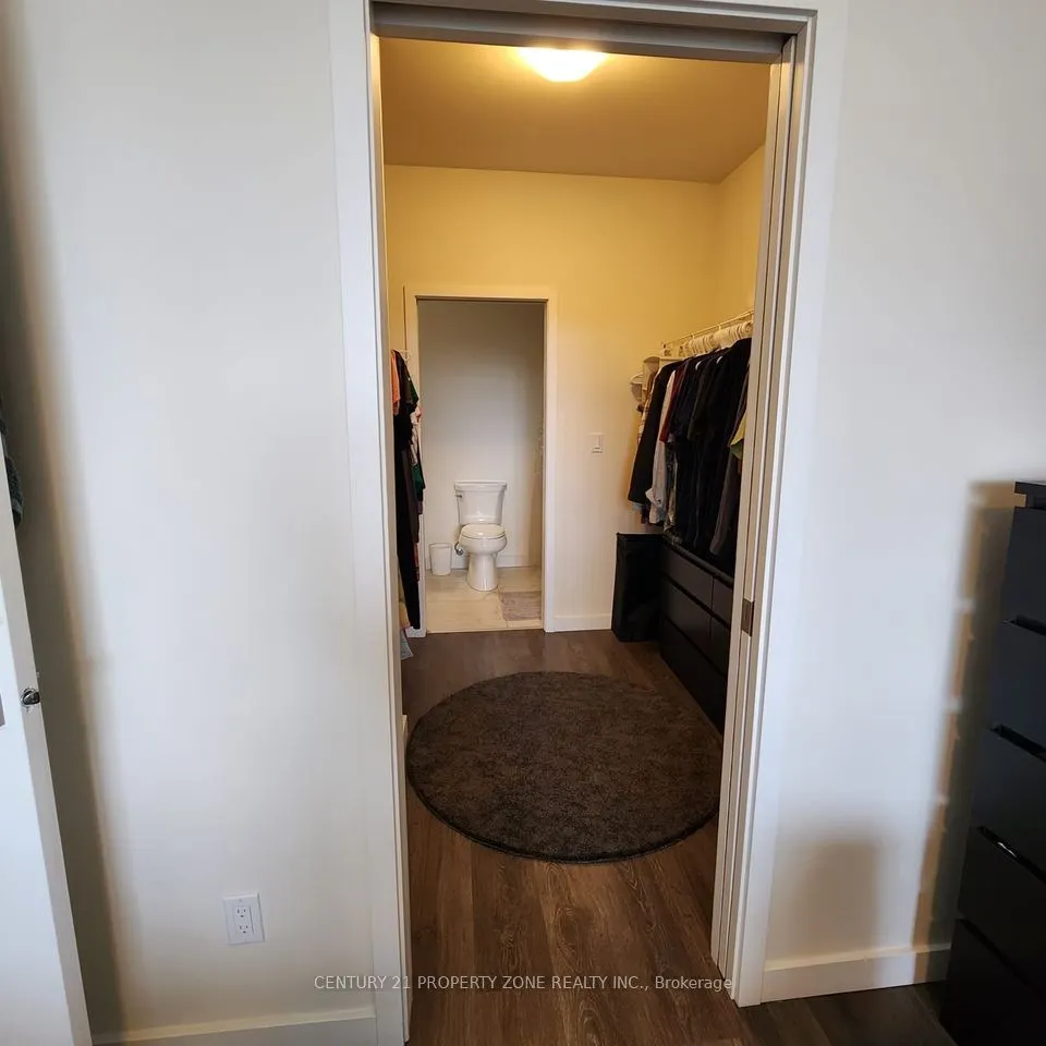 690 King Street W, #415