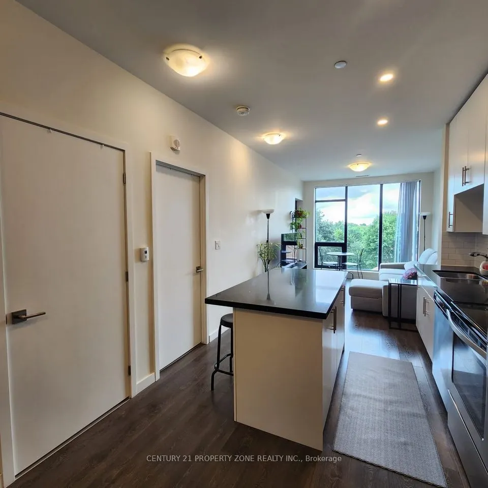 690 King Street W, #415