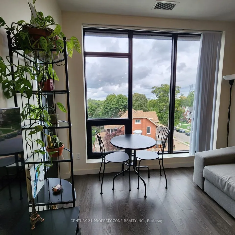 690 King Street W, #415