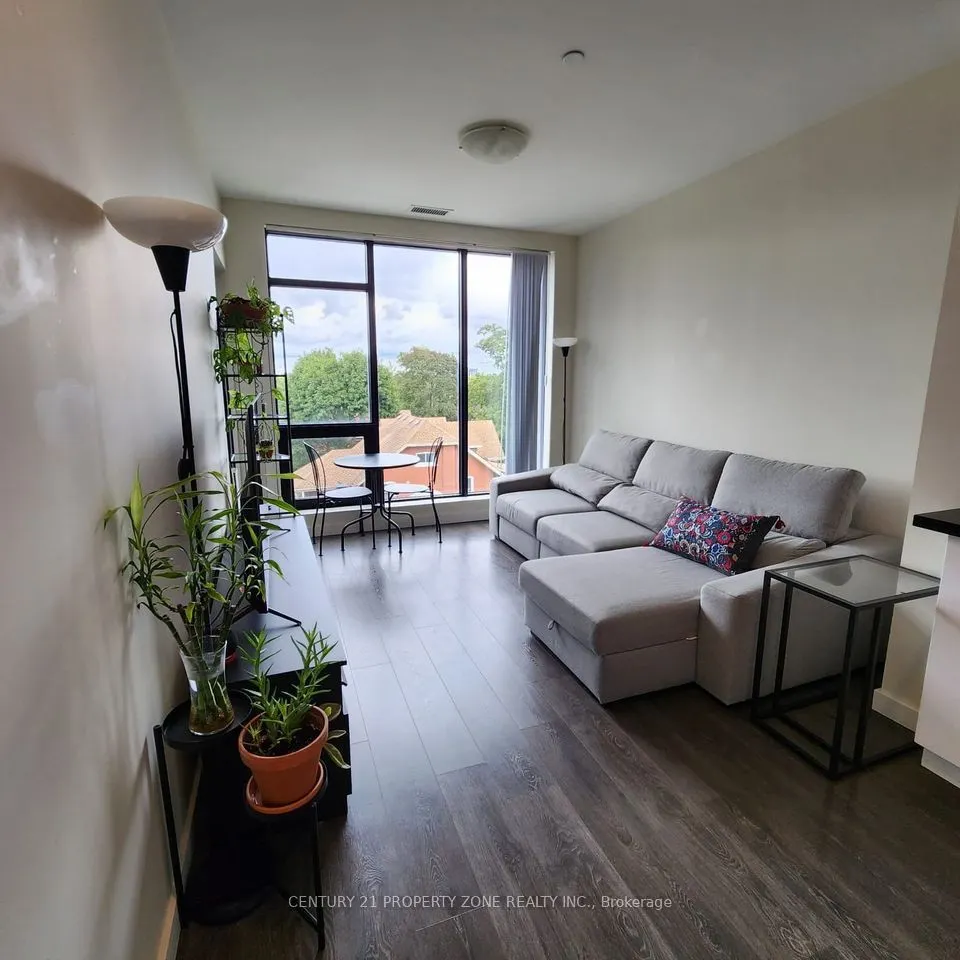 690 King Street W, #415