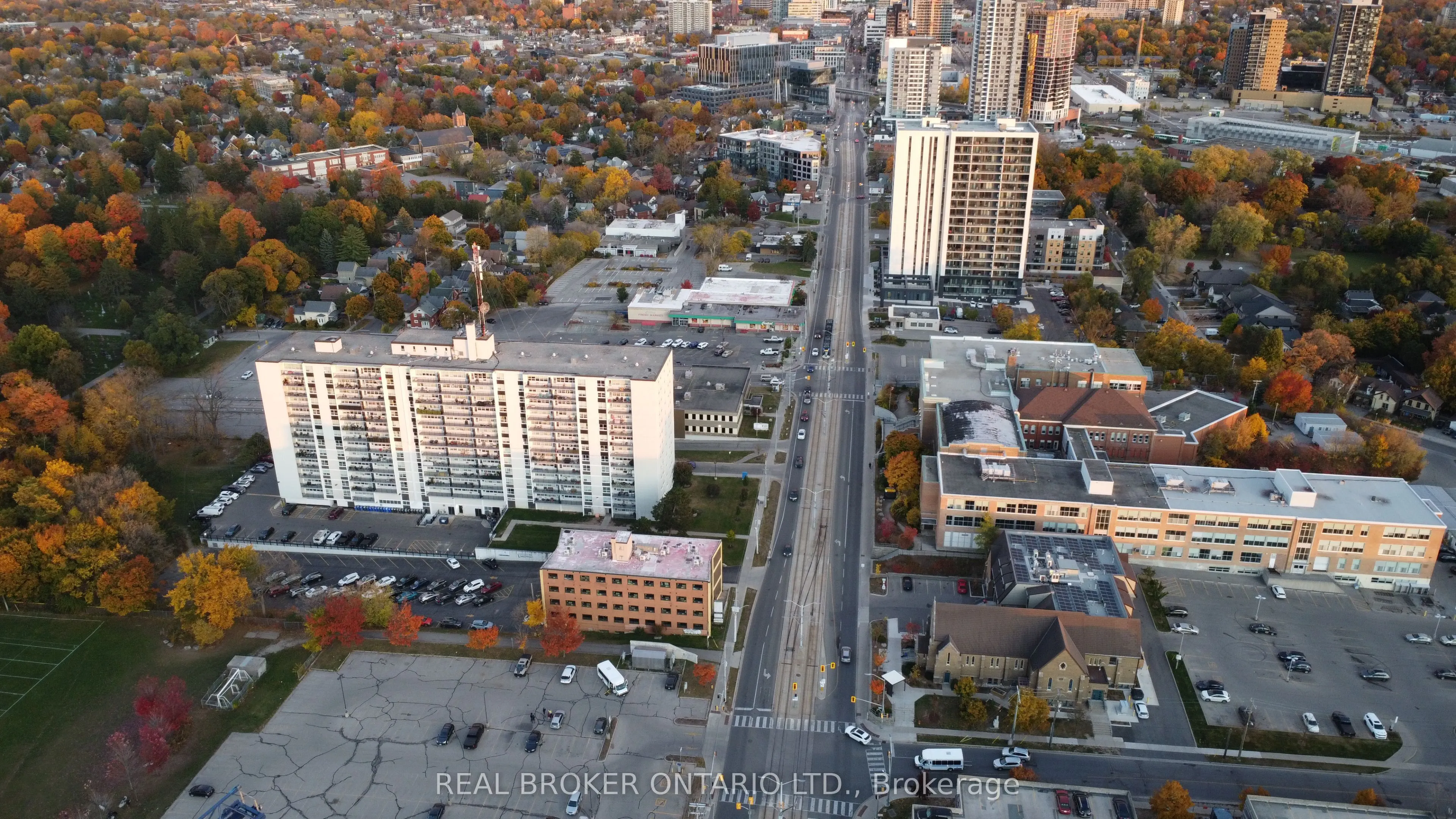 824 King Street W