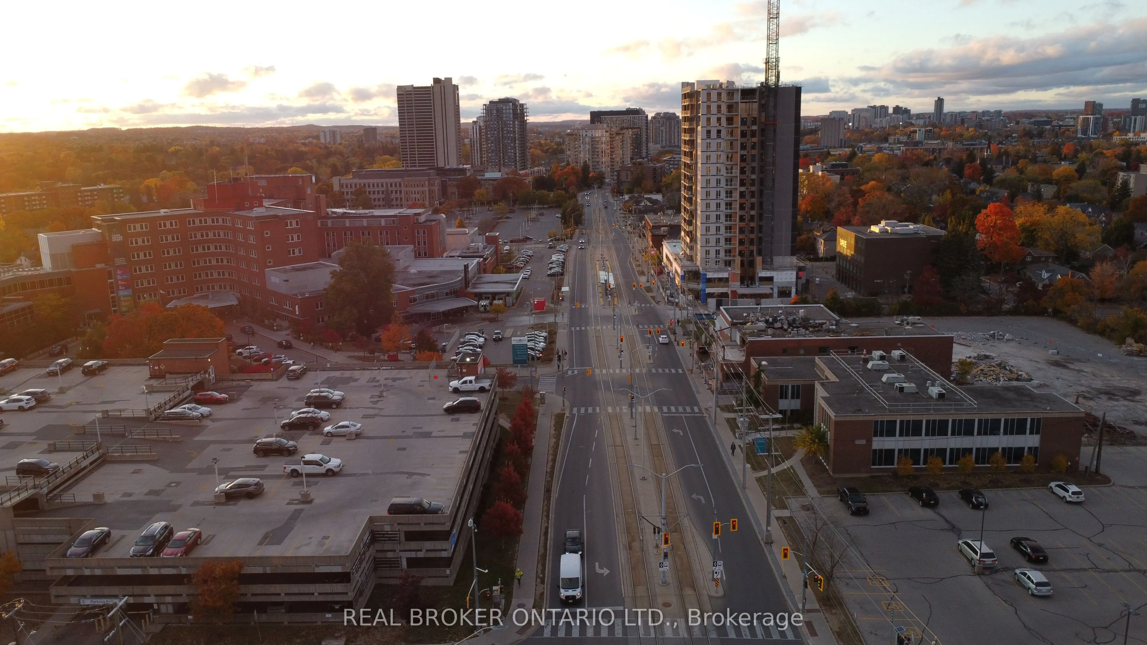 824 King Street W