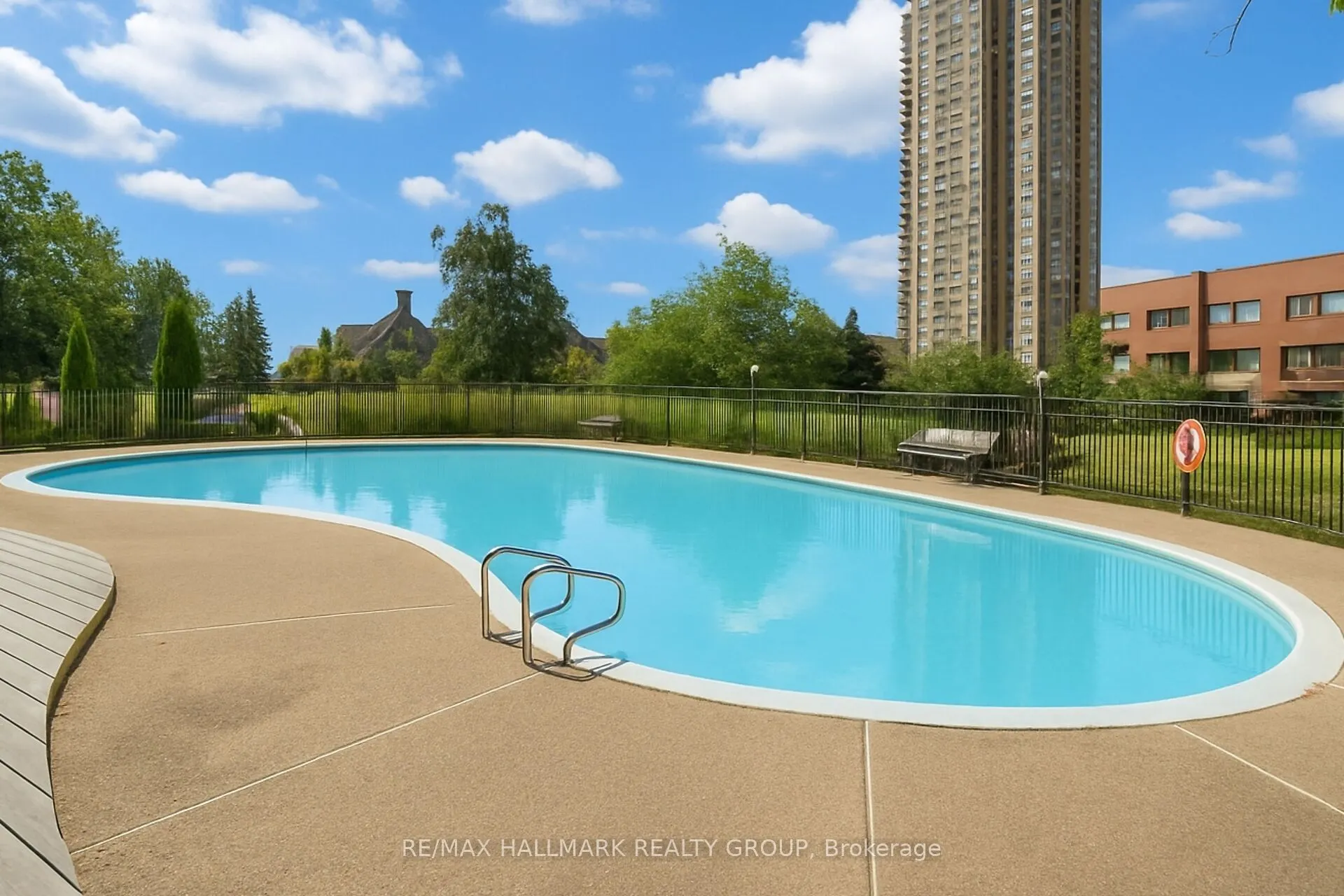 270 Brittany Drive, #306