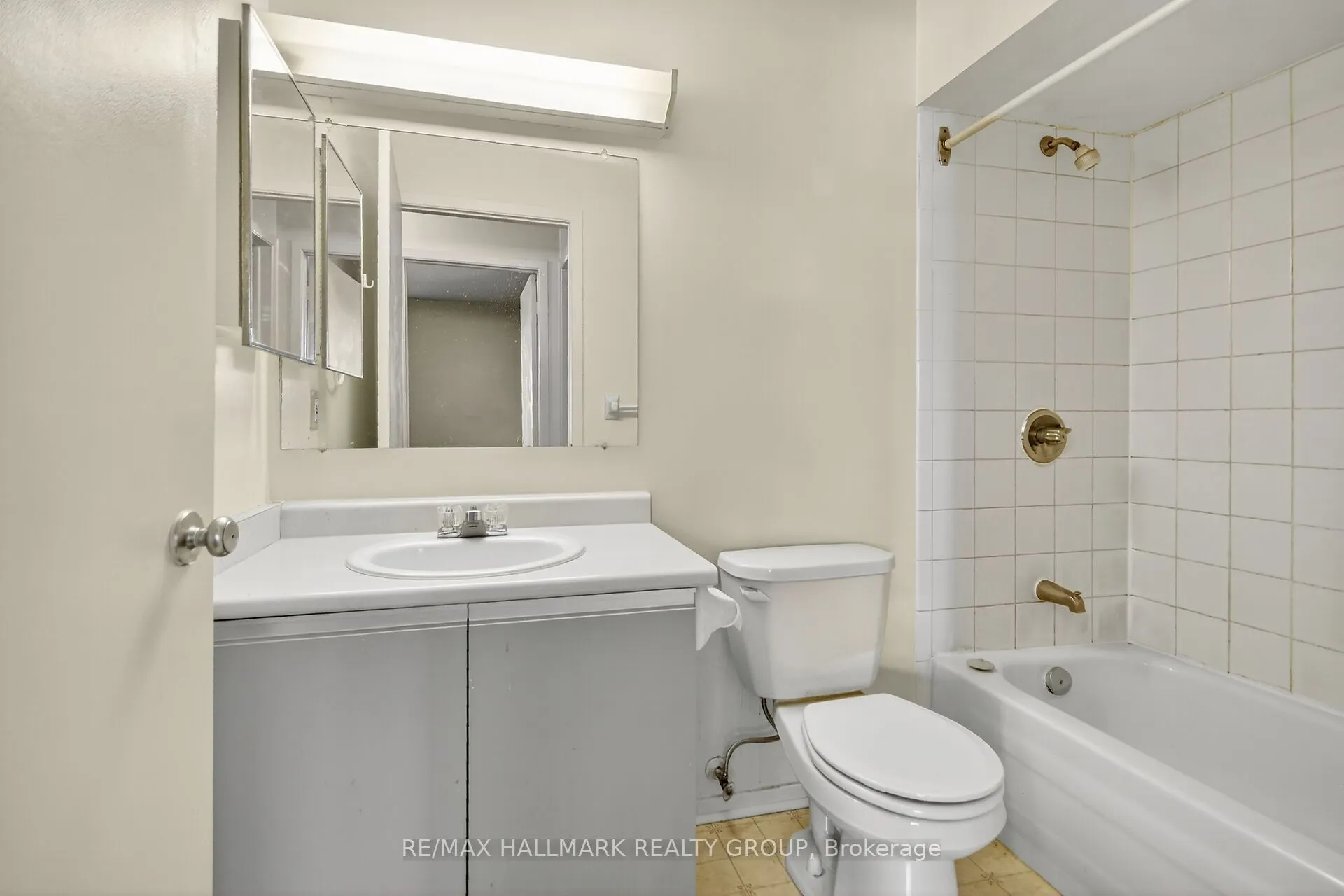 270 Brittany Drive, #306