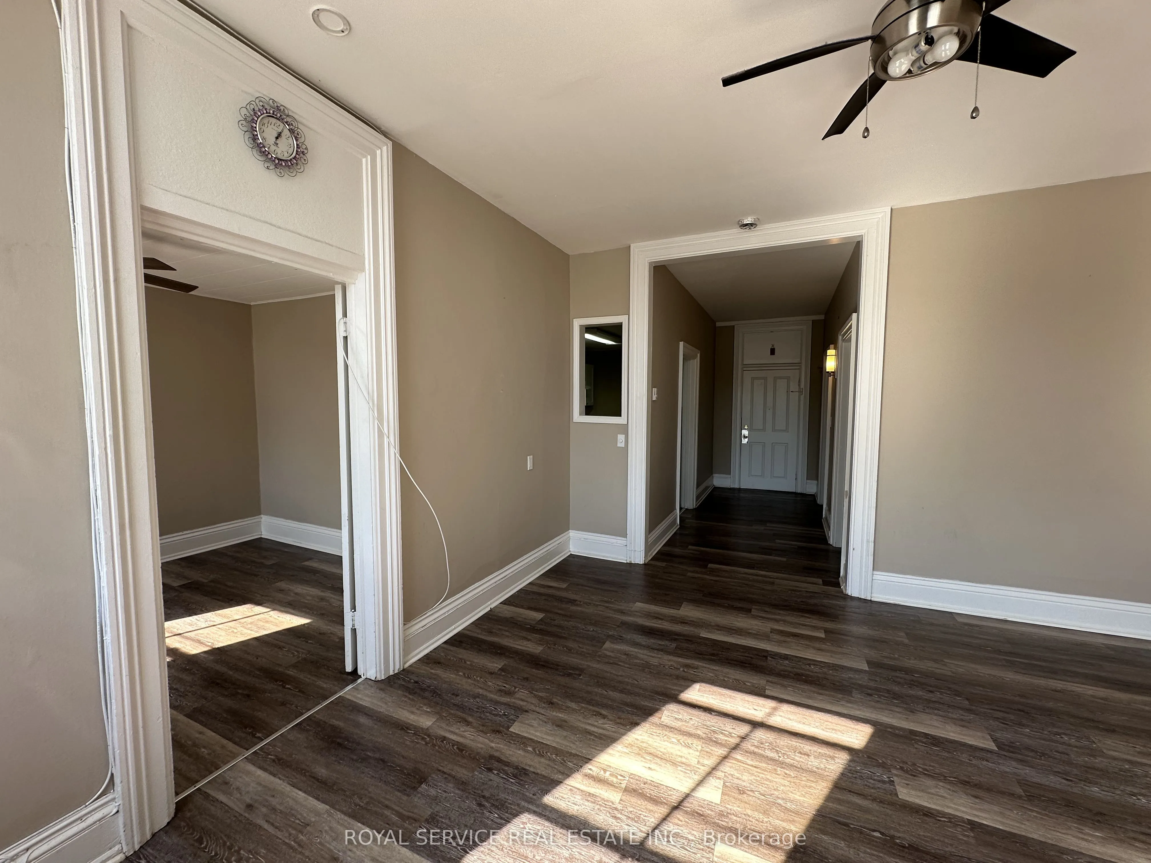 33 King Street E, #2