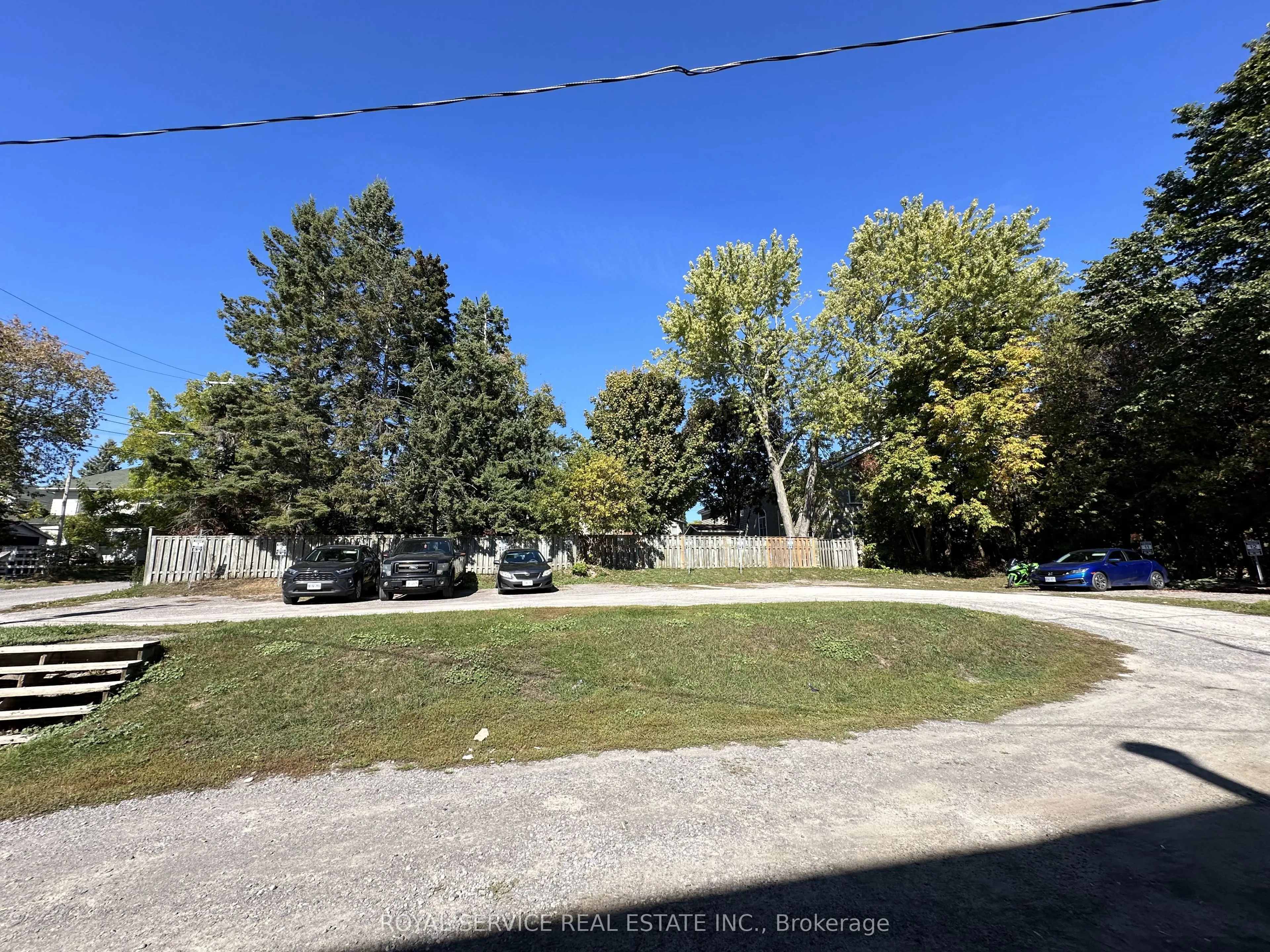 33 King Street E, #2