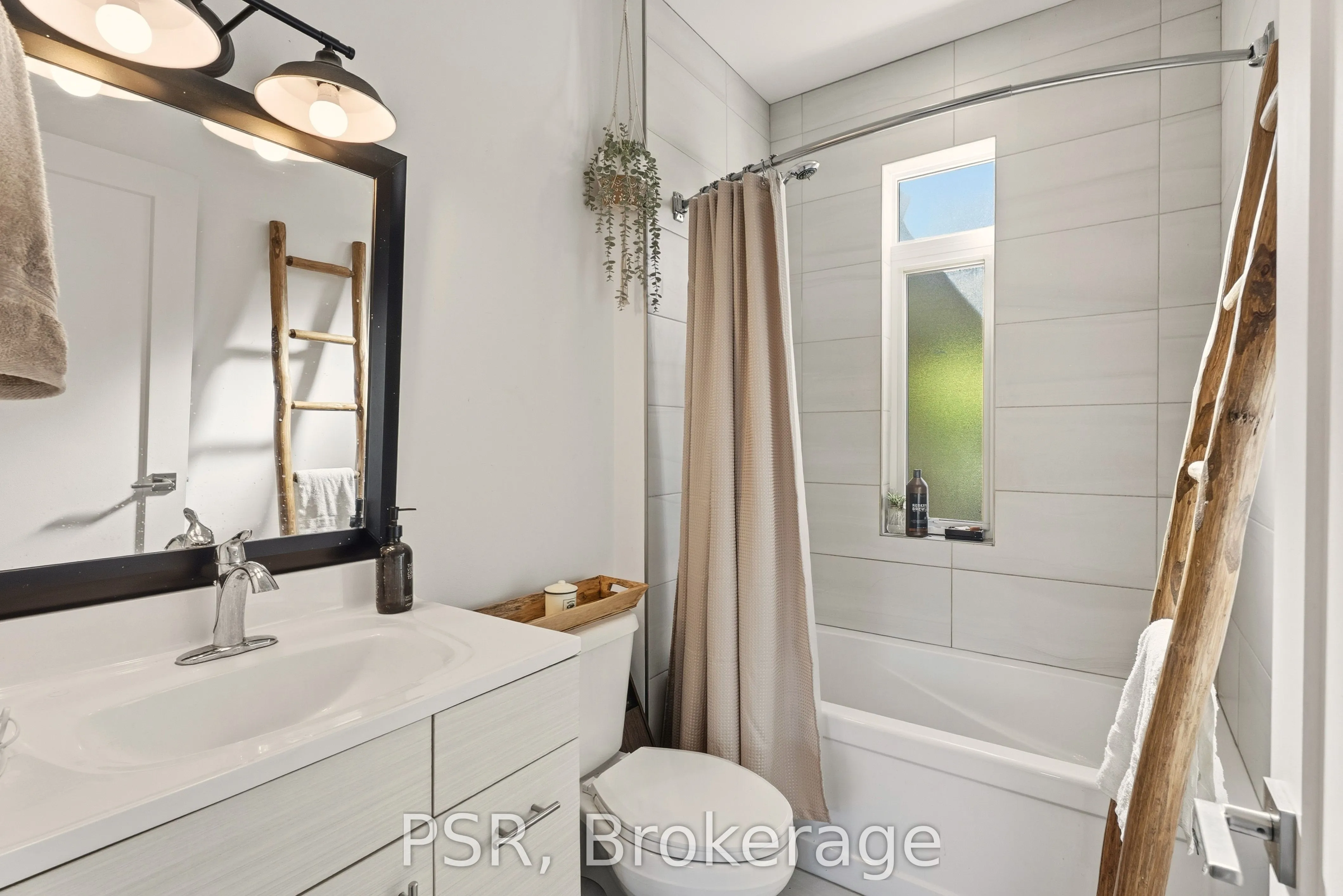 1194 Muskoka Road 38