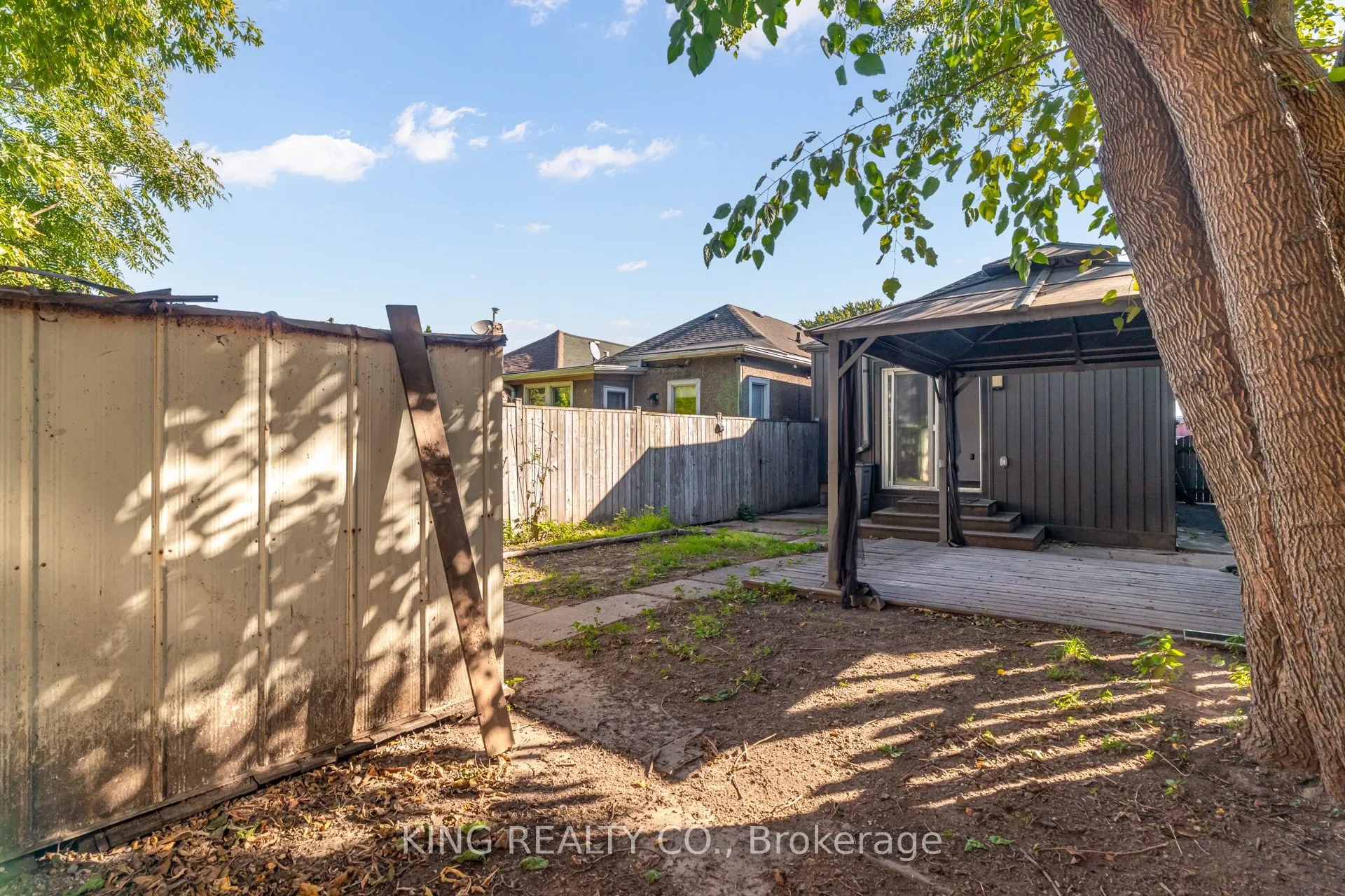 15 Dickson Street