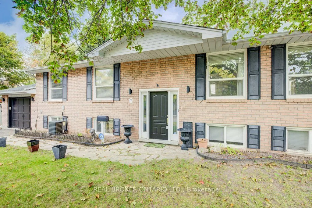 7 Folkstone Crescent