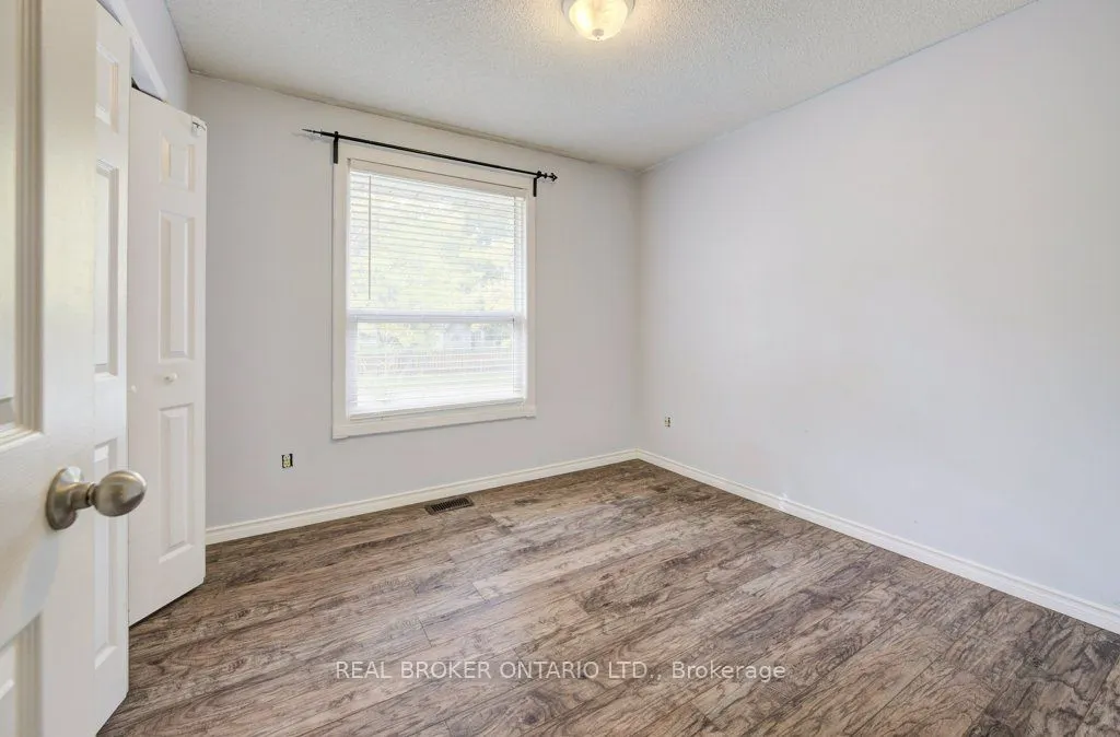 7 Folkstone Crescent