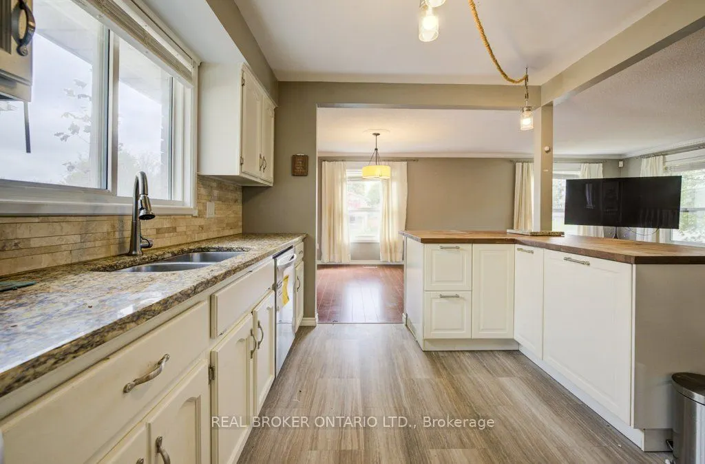 7 Folkstone Crescent