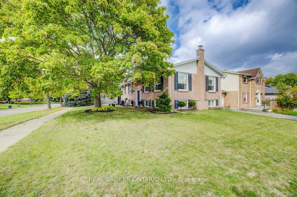 7 Folkstone Crescent