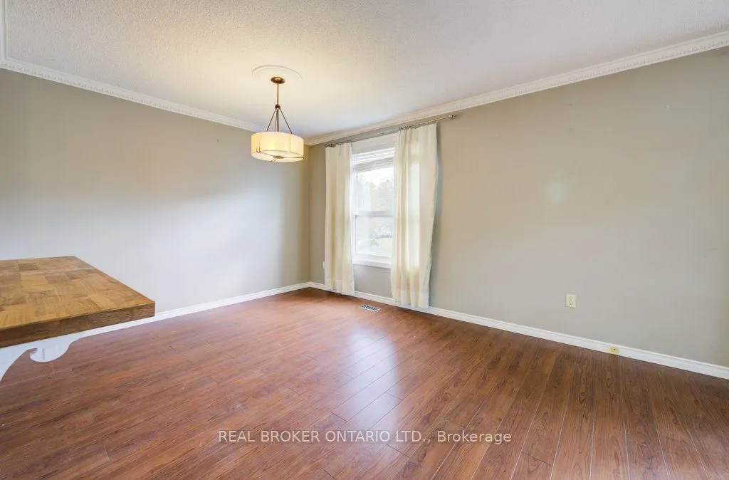 7 Folkstone Crescent