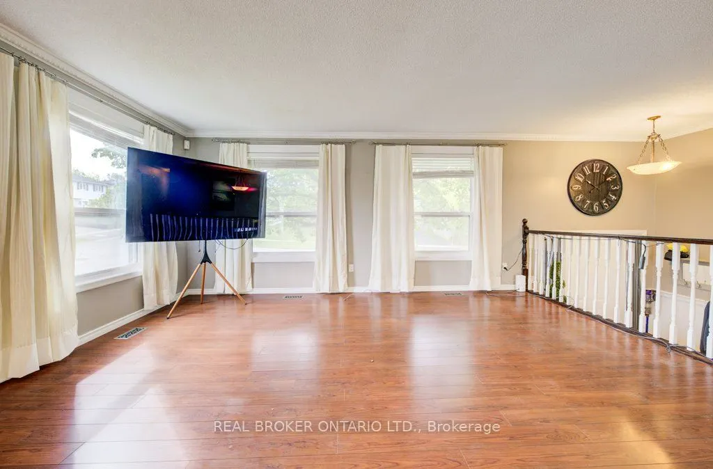 7 Folkstone Crescent