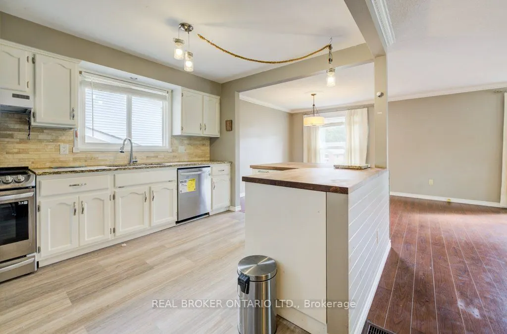 7 Folkstone Crescent