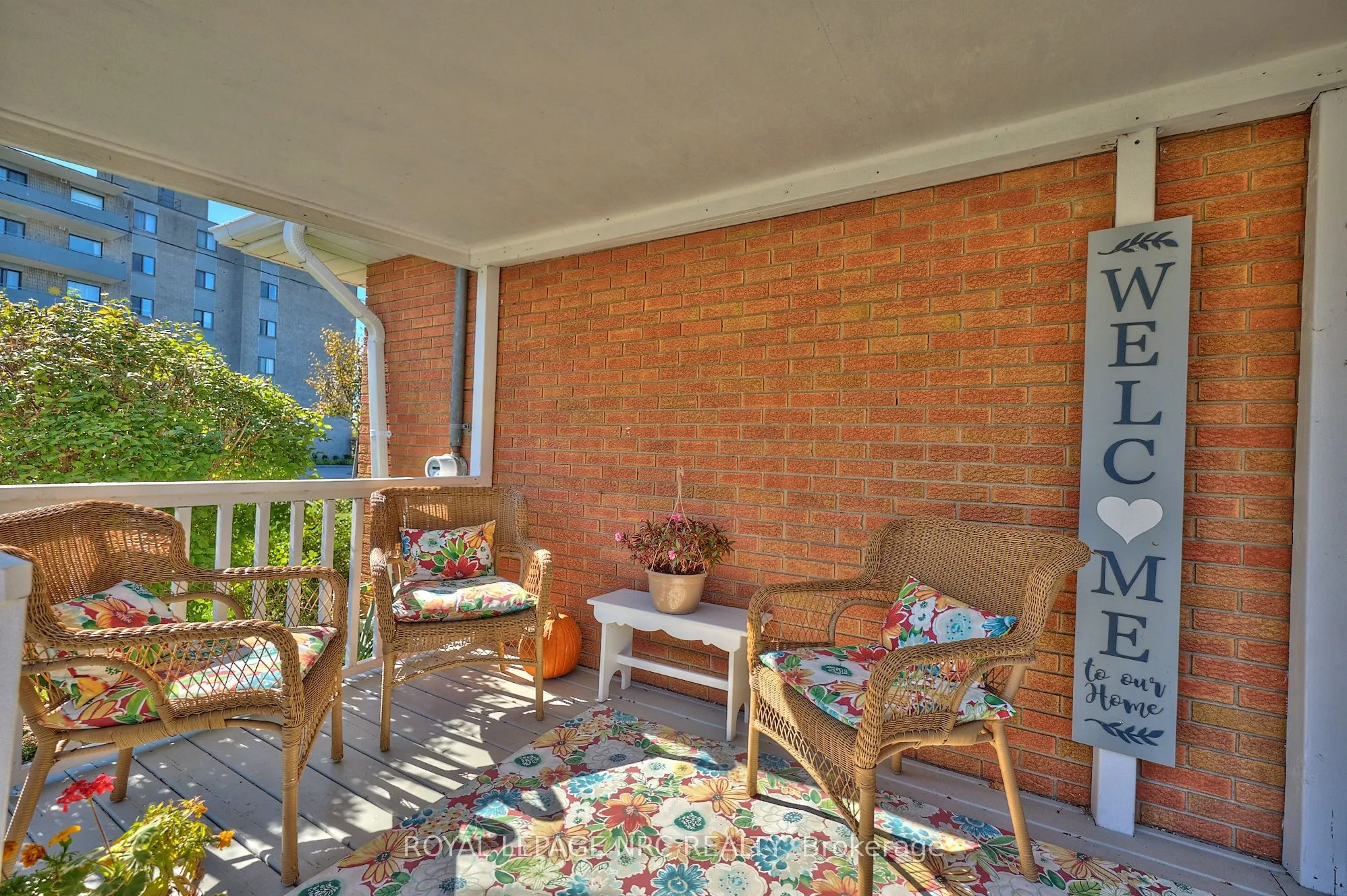 73 ROEHAMPTON Avenue