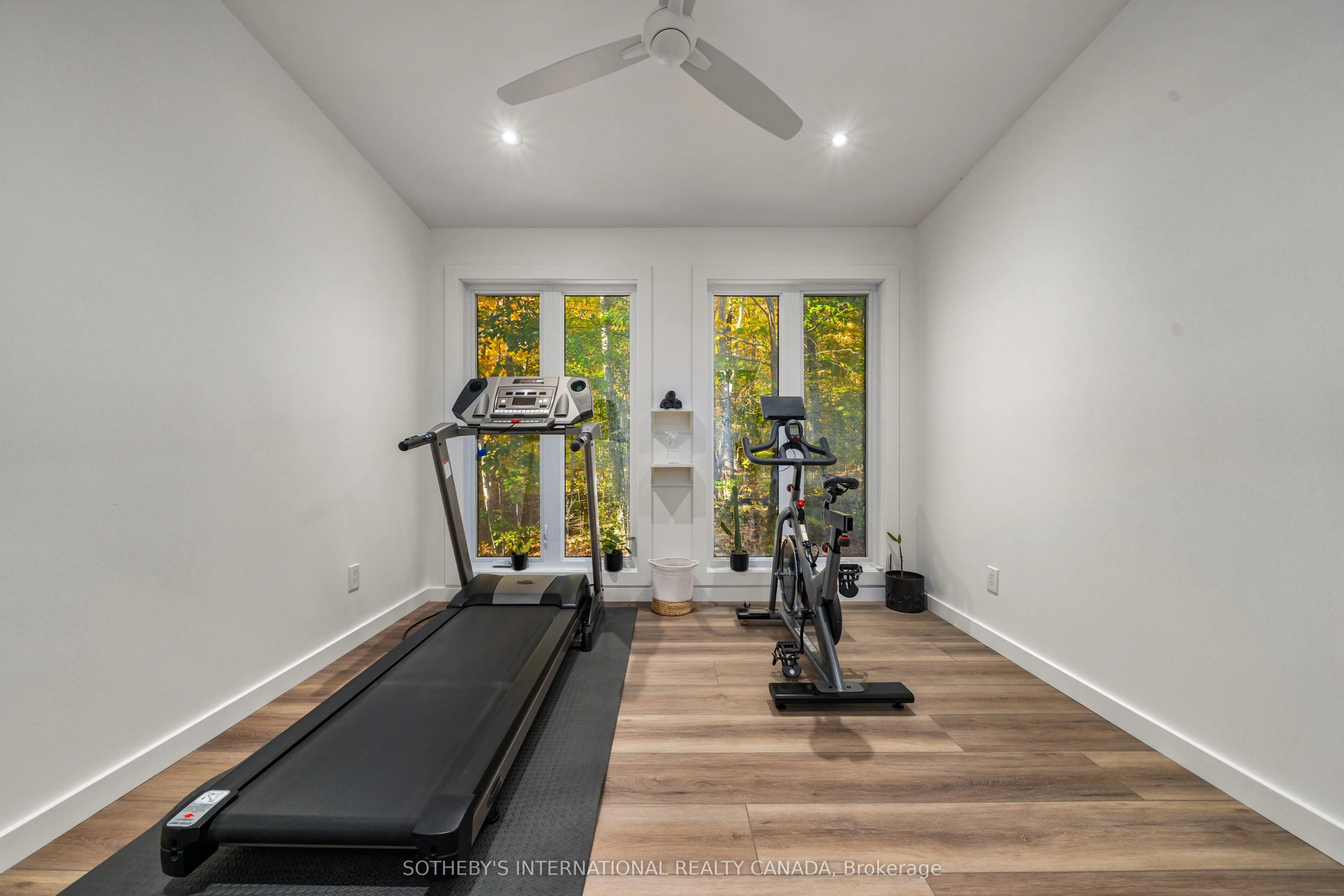 220 Easterbrook Road S