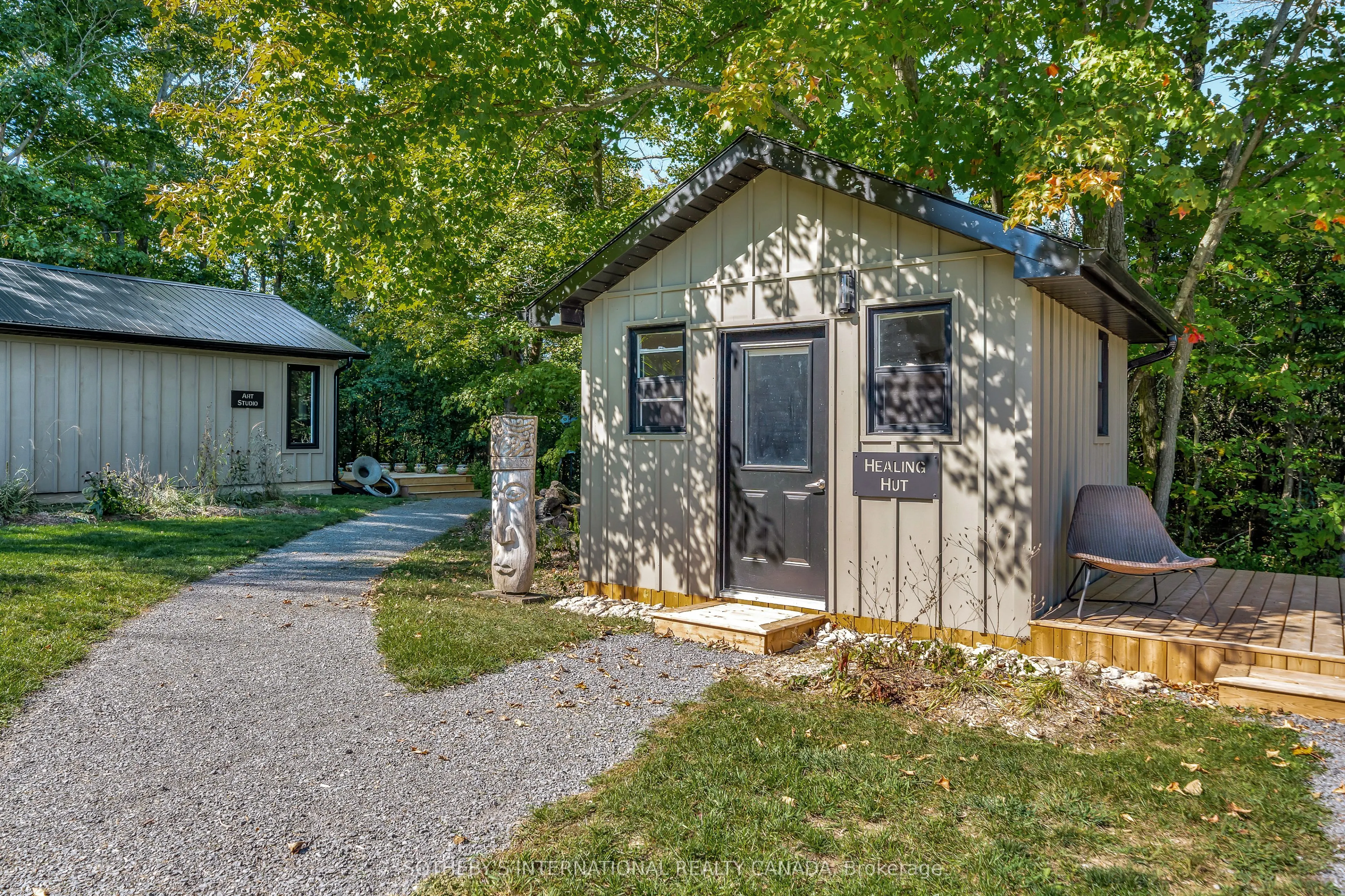 220 Easterbrook Road S
