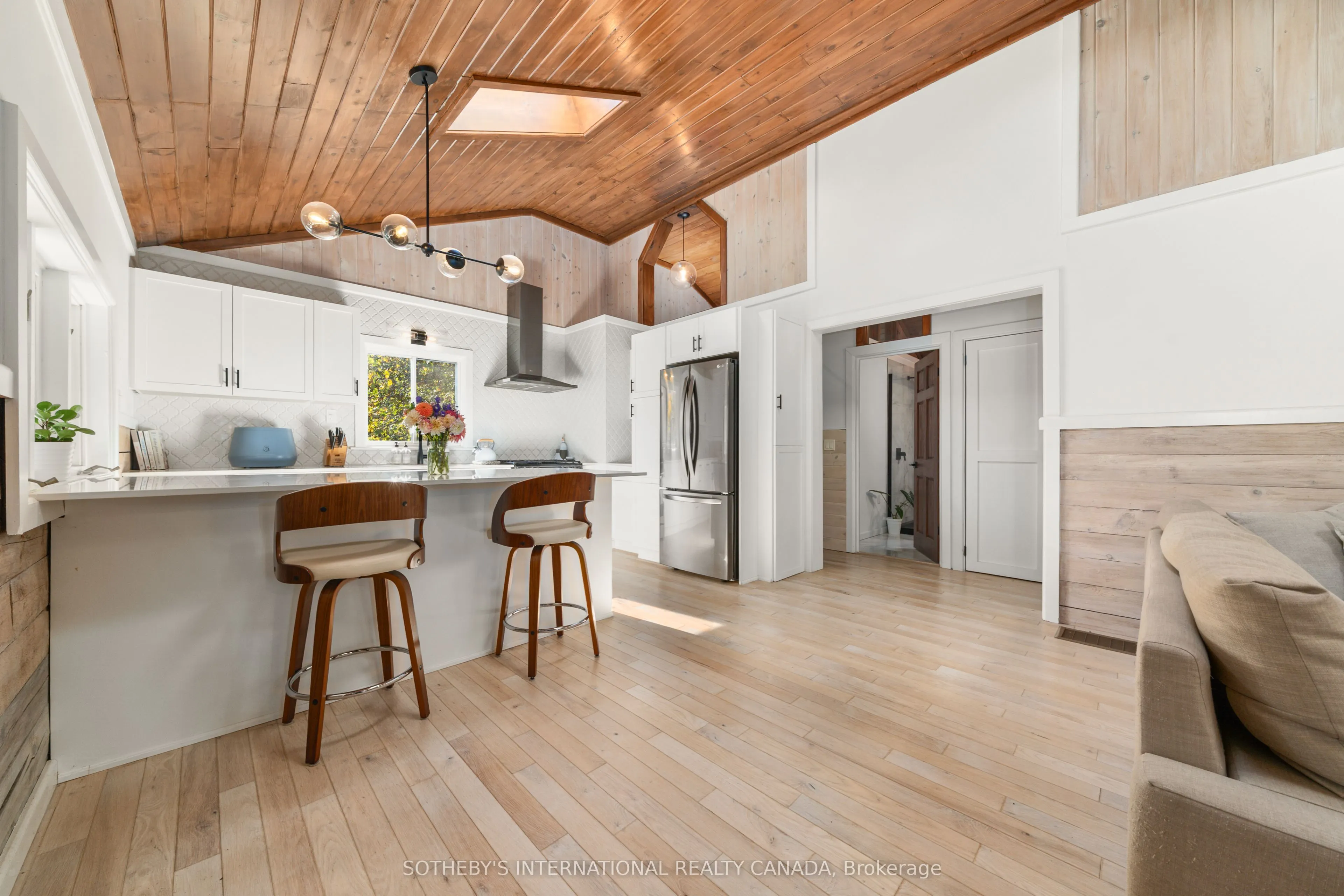 220 Easterbrook Road S