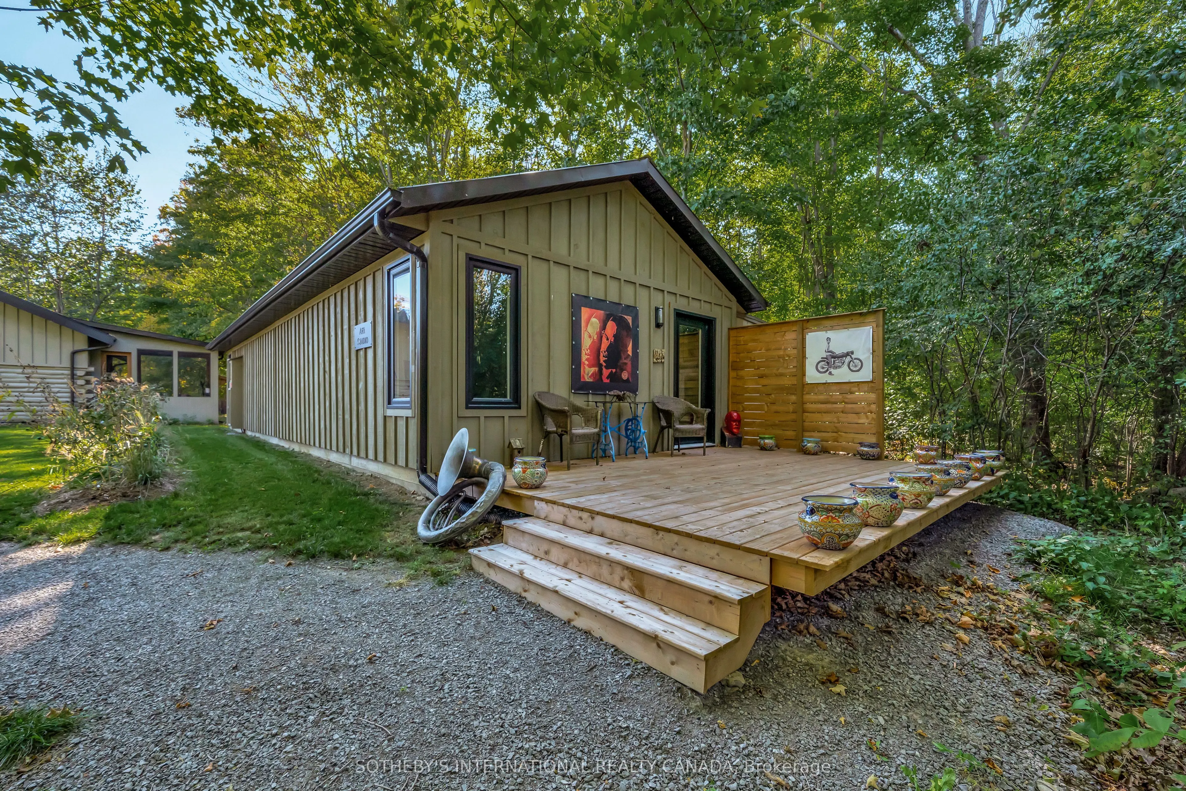 220 Easterbrook Road S