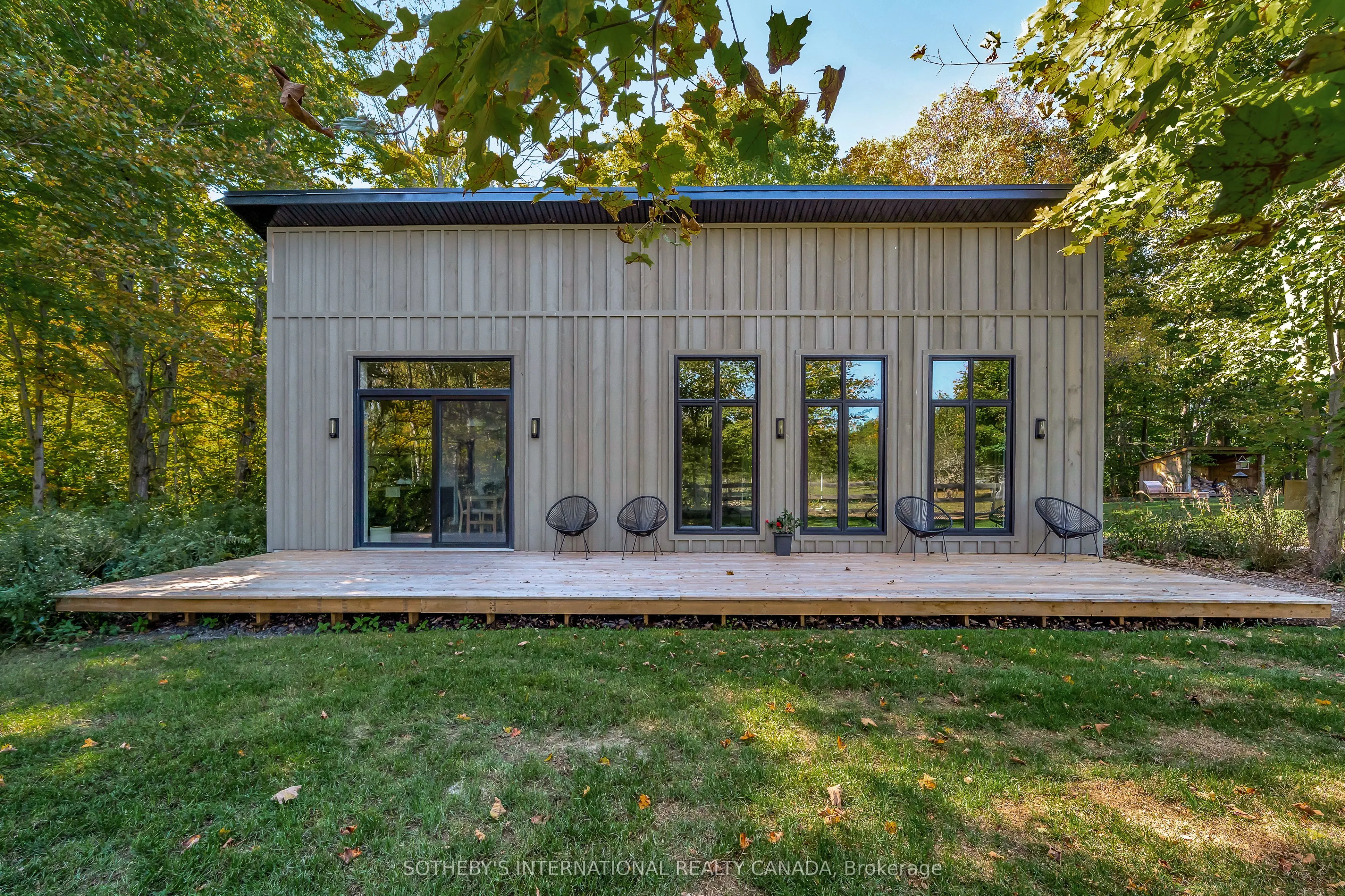 220 Easterbrook Road S
