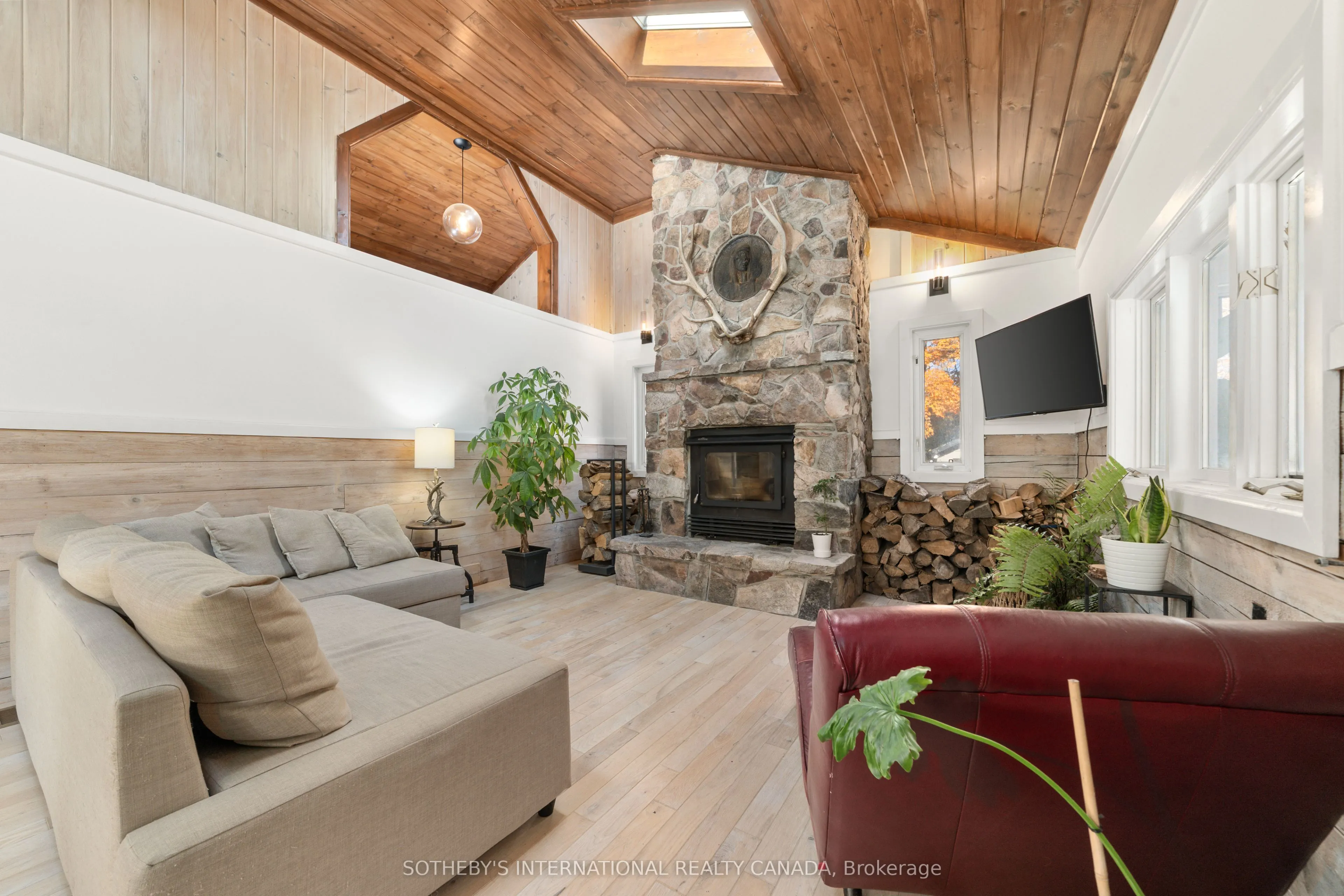 220 Easterbrook Road S