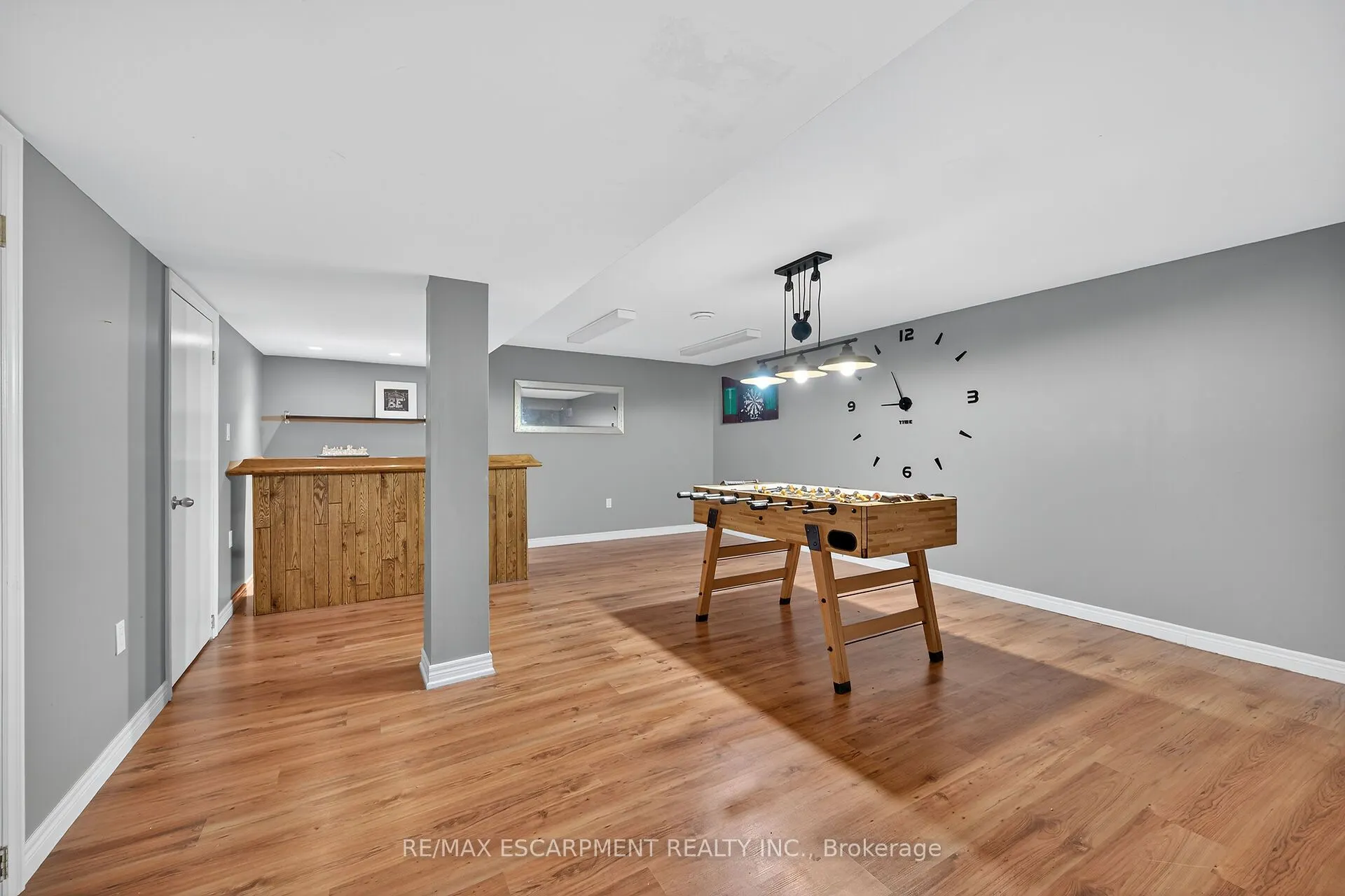 27 SURREY Drive