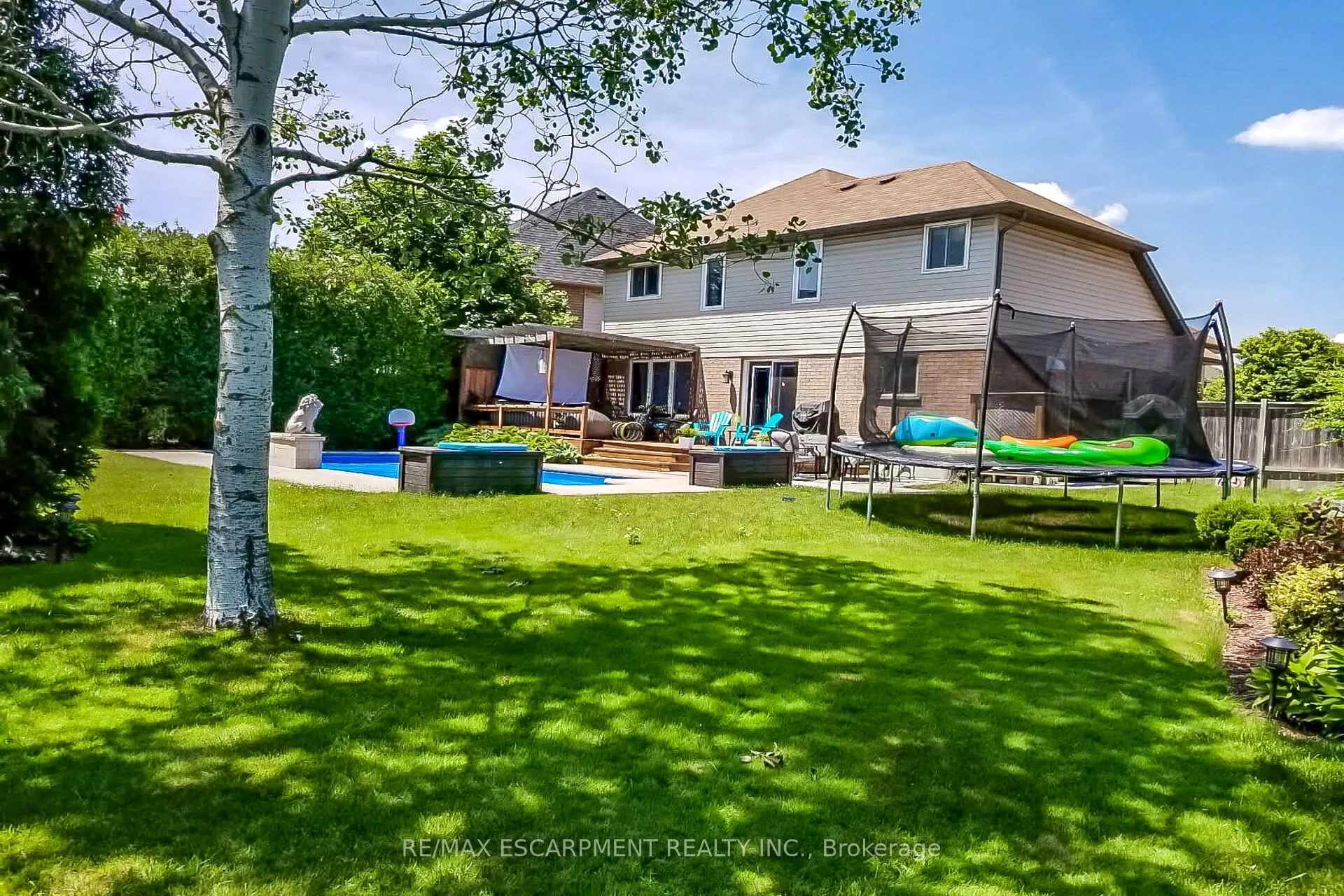 27 SURREY Drive