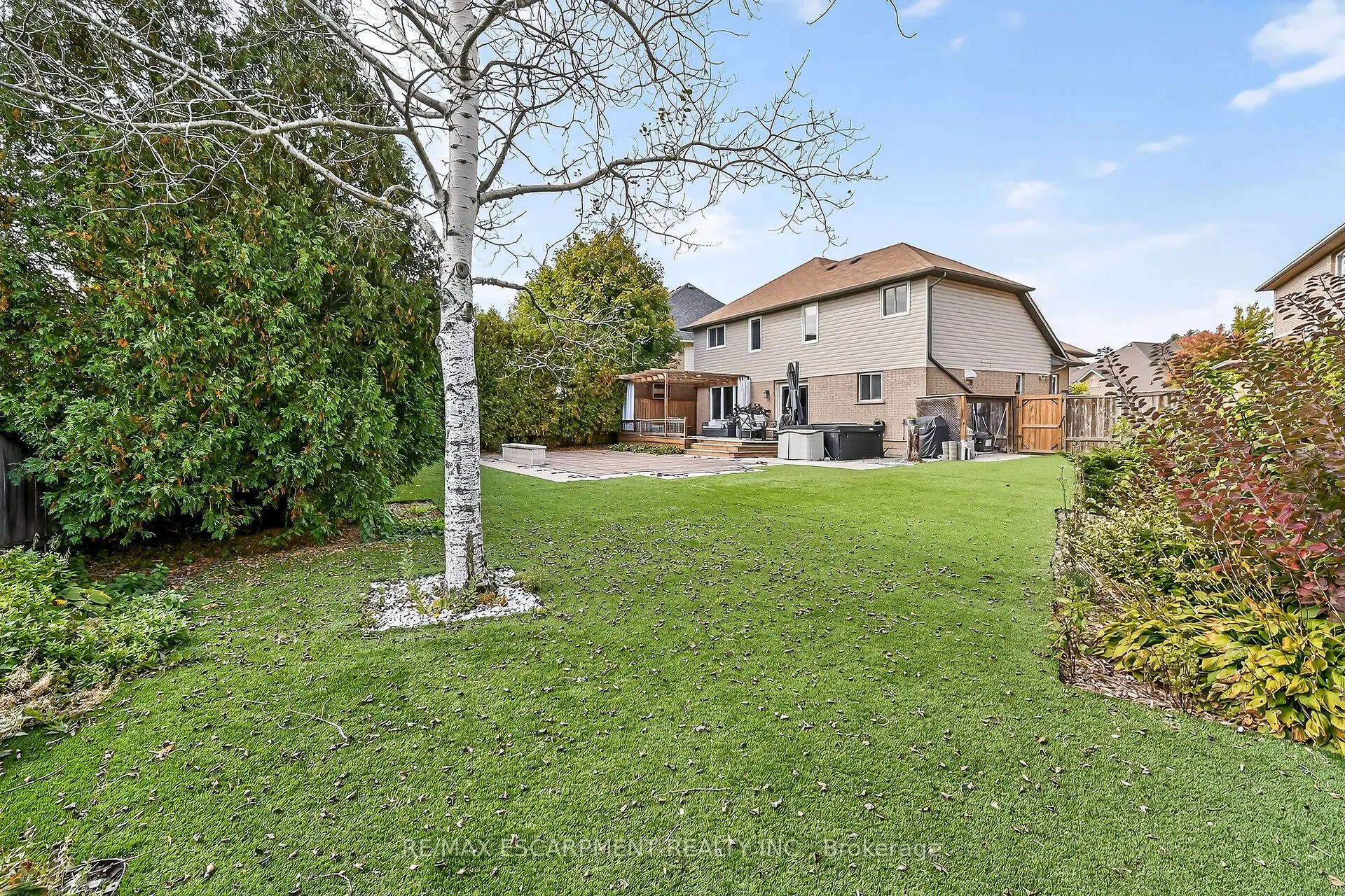 27 SURREY Drive